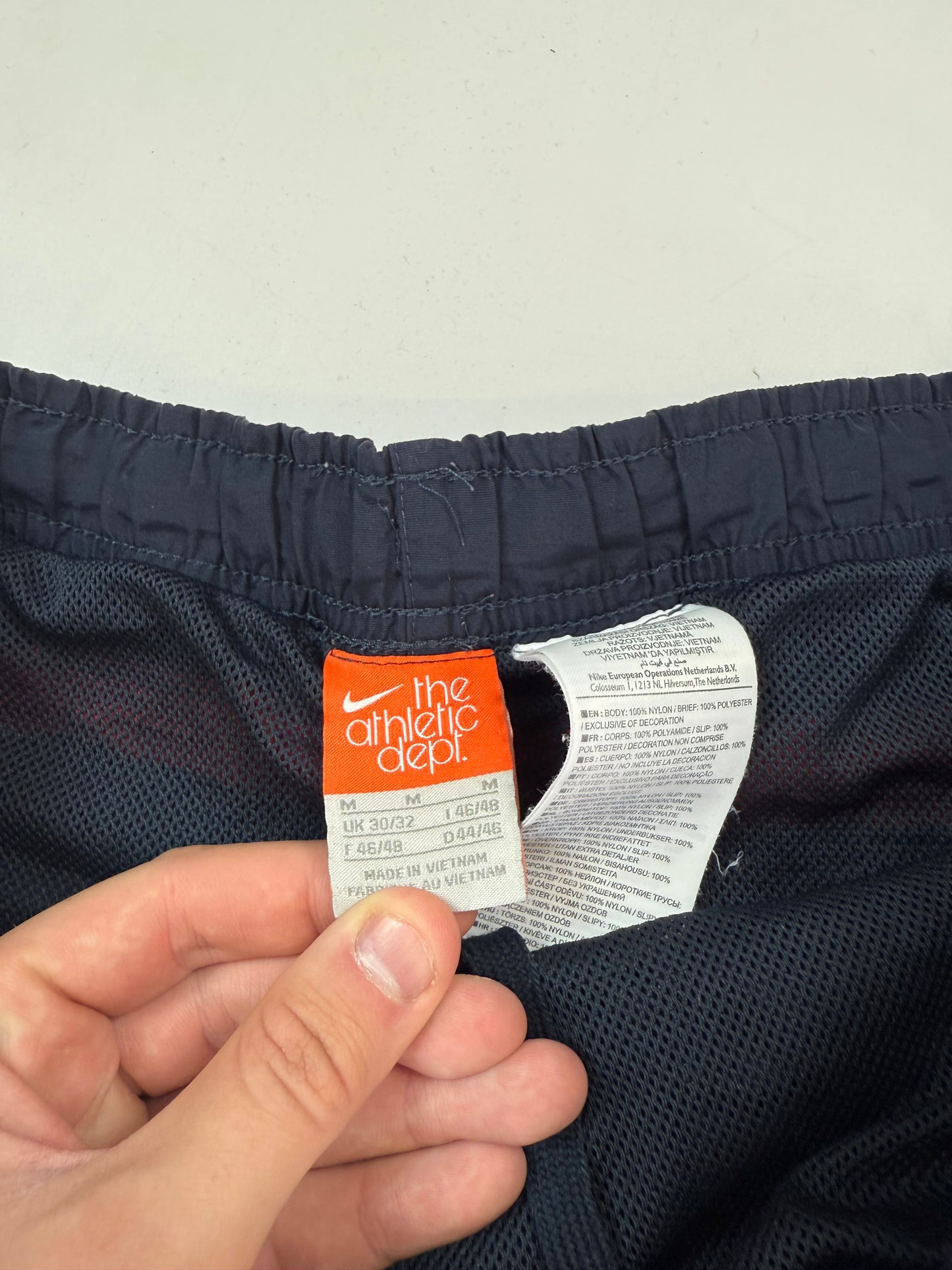 Vintage Nike mini swoosh sport shorts (M)
