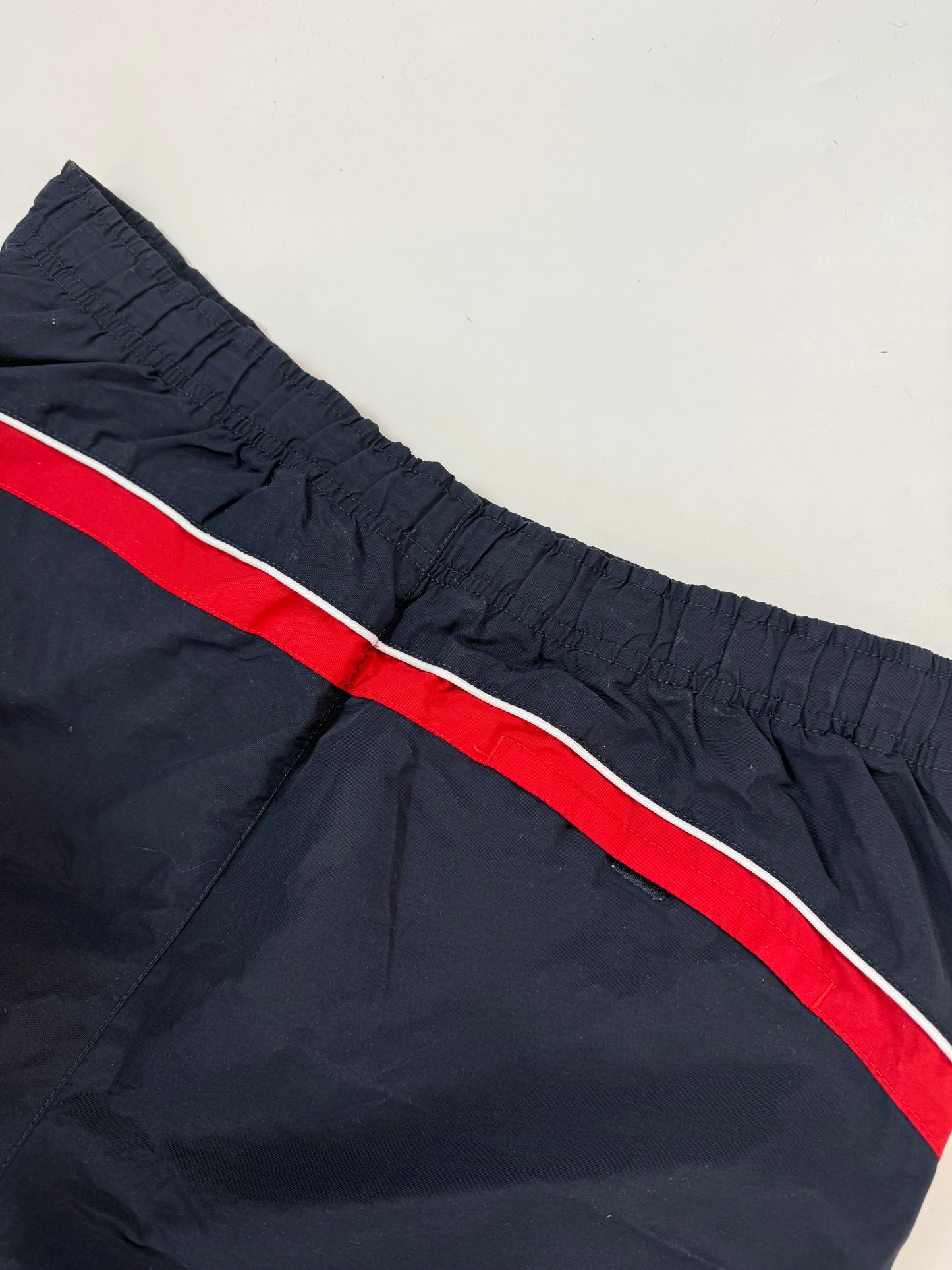 Vintage Nike mini swoosh sport shorts (M)