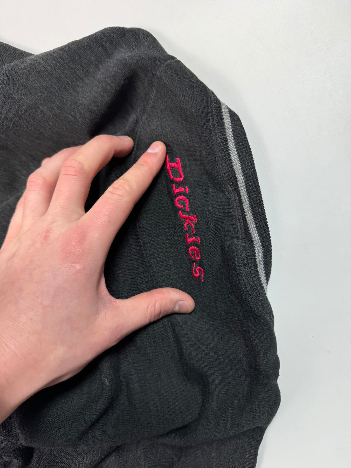 Vintage 90s Dickies centre logo sweatshirt (M)