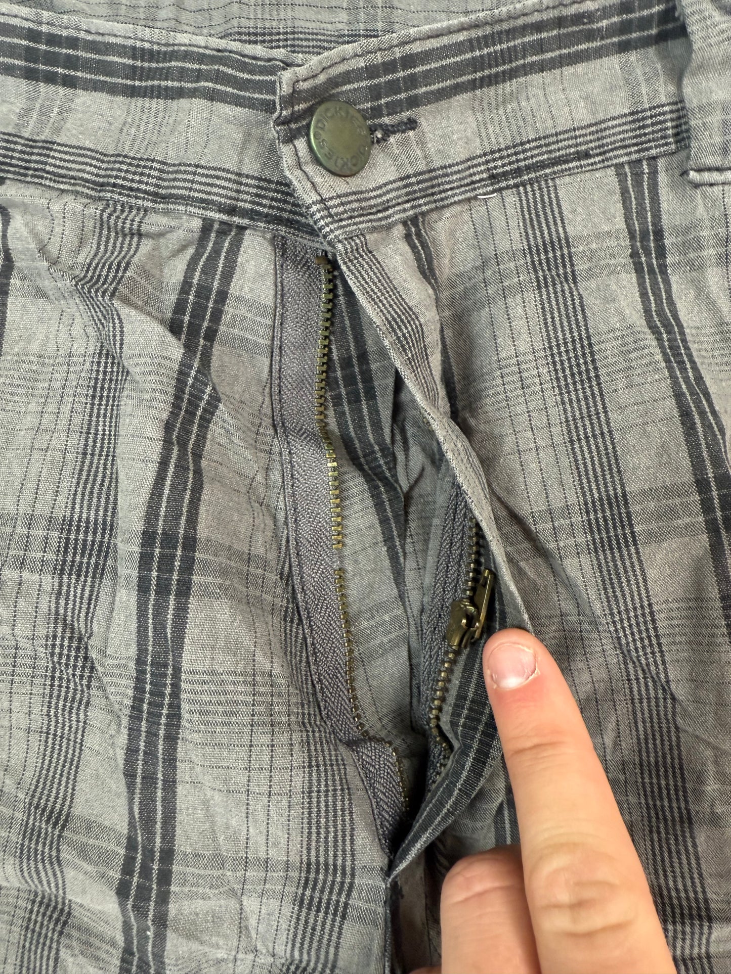 Dickies checkered baggy shorts (W34)