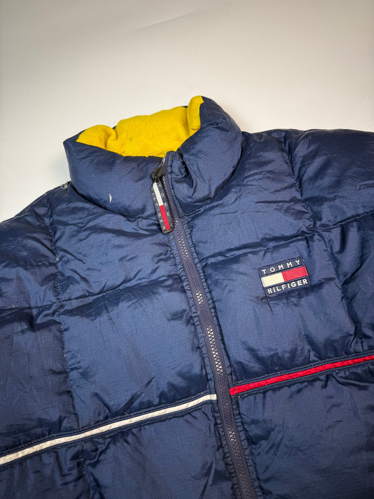 Vintage 90s Tommy Hilfiger puffer jacket (L)