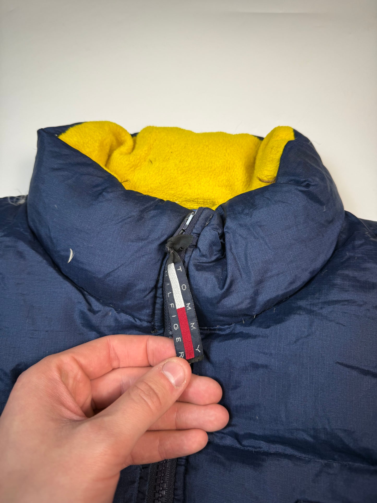 Vintage 90s Tommy Hilfiger puffer jacket (L)