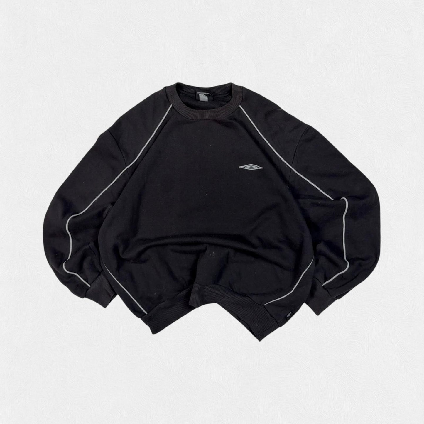 Vintage Umbro small logo sweatshirt (L)