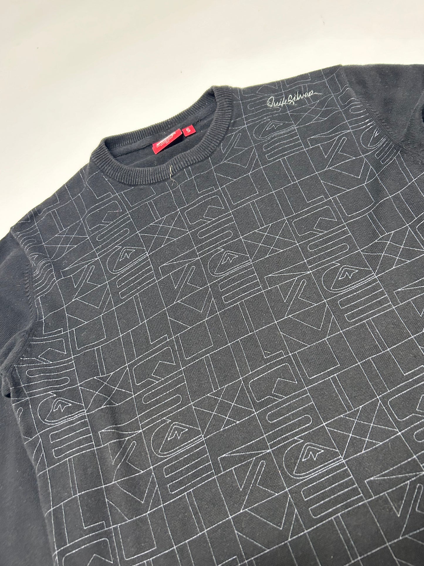 Quiksilver all over print sweater (S)