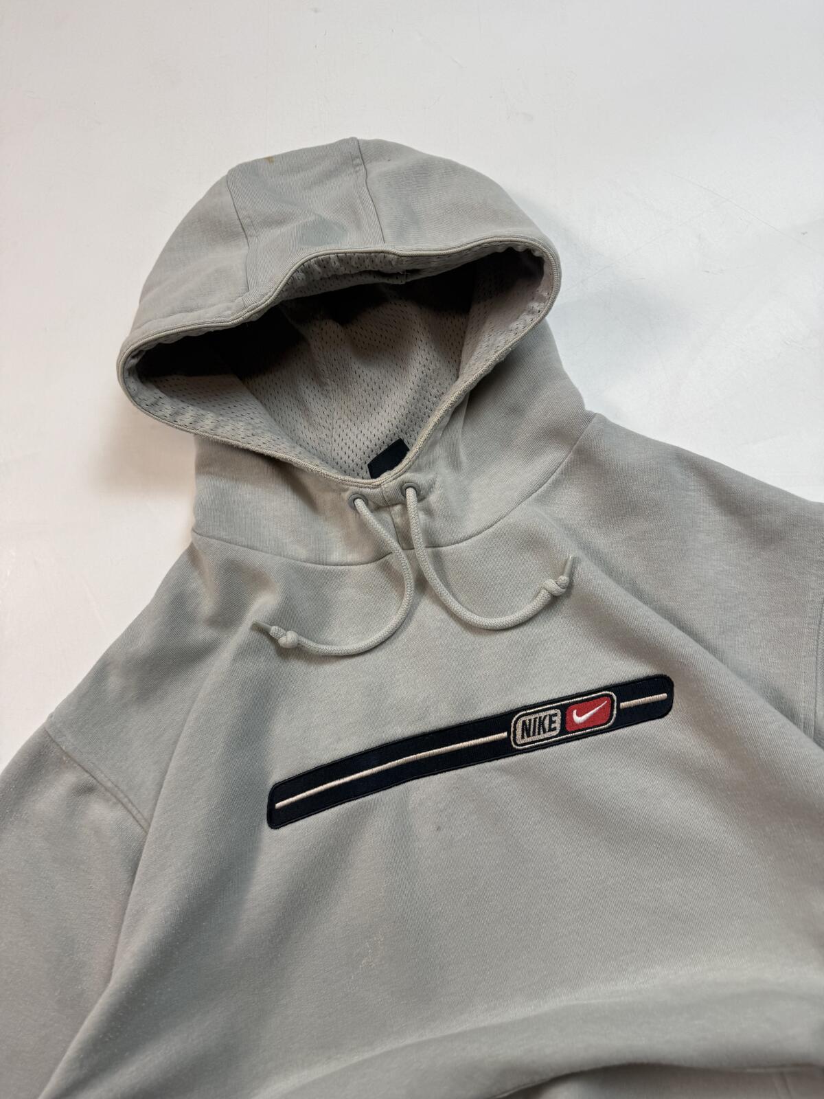 Vintage Y2K Nike hoodie (M)