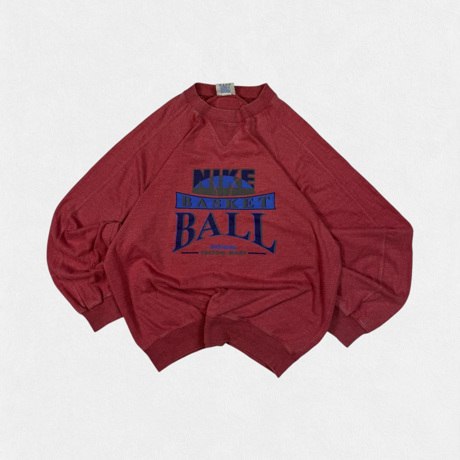Vintage 90s Nike basketball graphic sweatshirt (L)