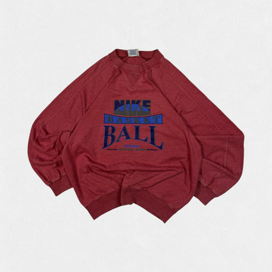 Vintage 90s Nike basketball graphic sweatshirt (L)