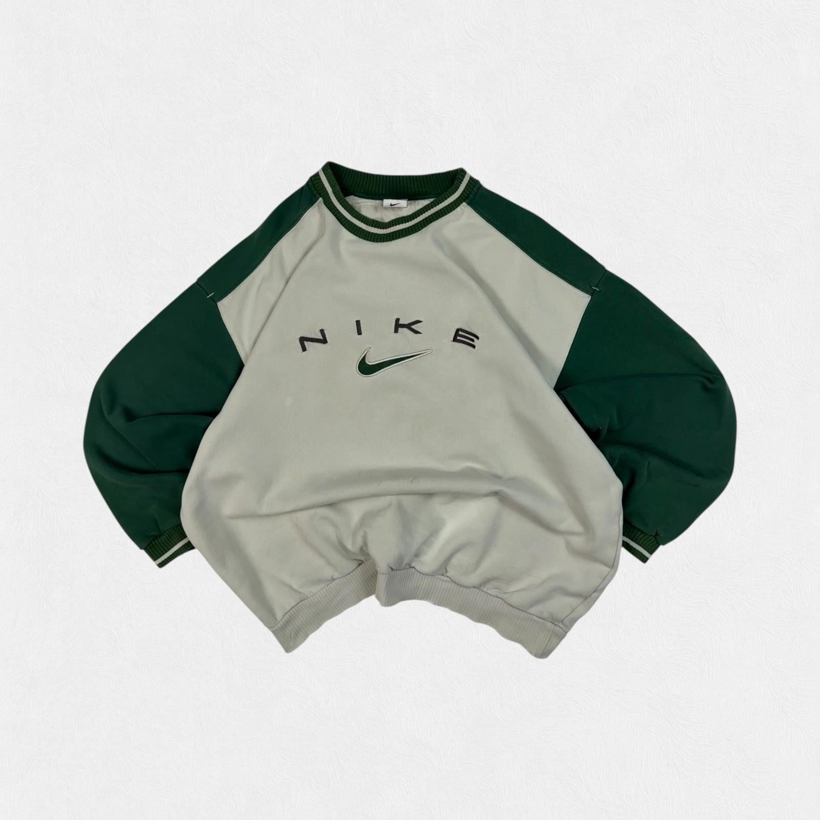 Vintage 90s Nike spell out sweatshirt (XXL)