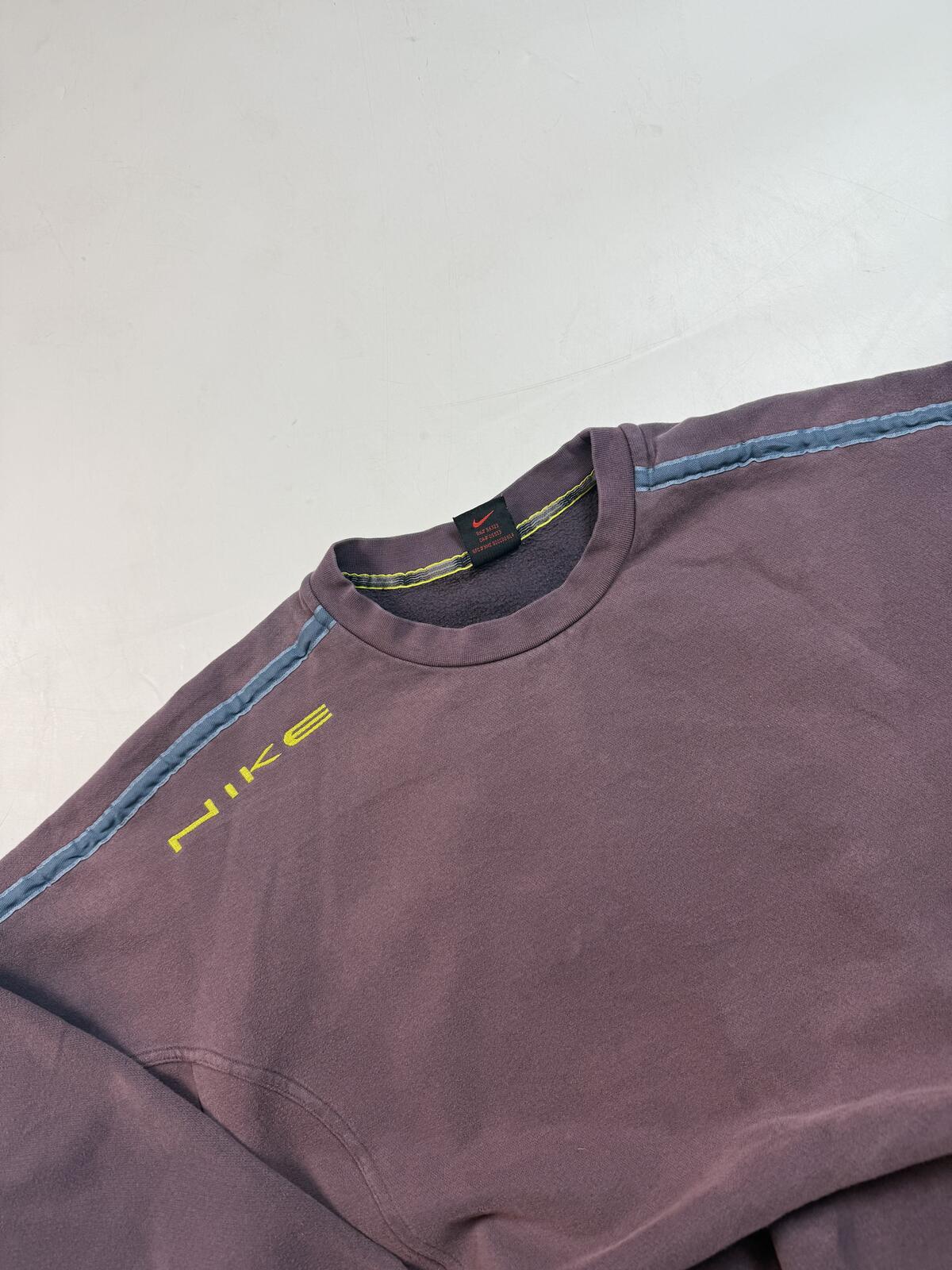 Vintage 90s Nike faded sweatshirt (L)