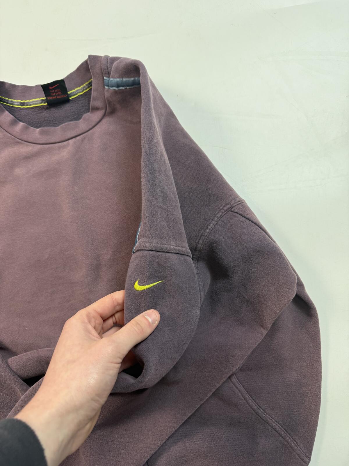 Vintage 90s Nike faded sweatshirt (L)