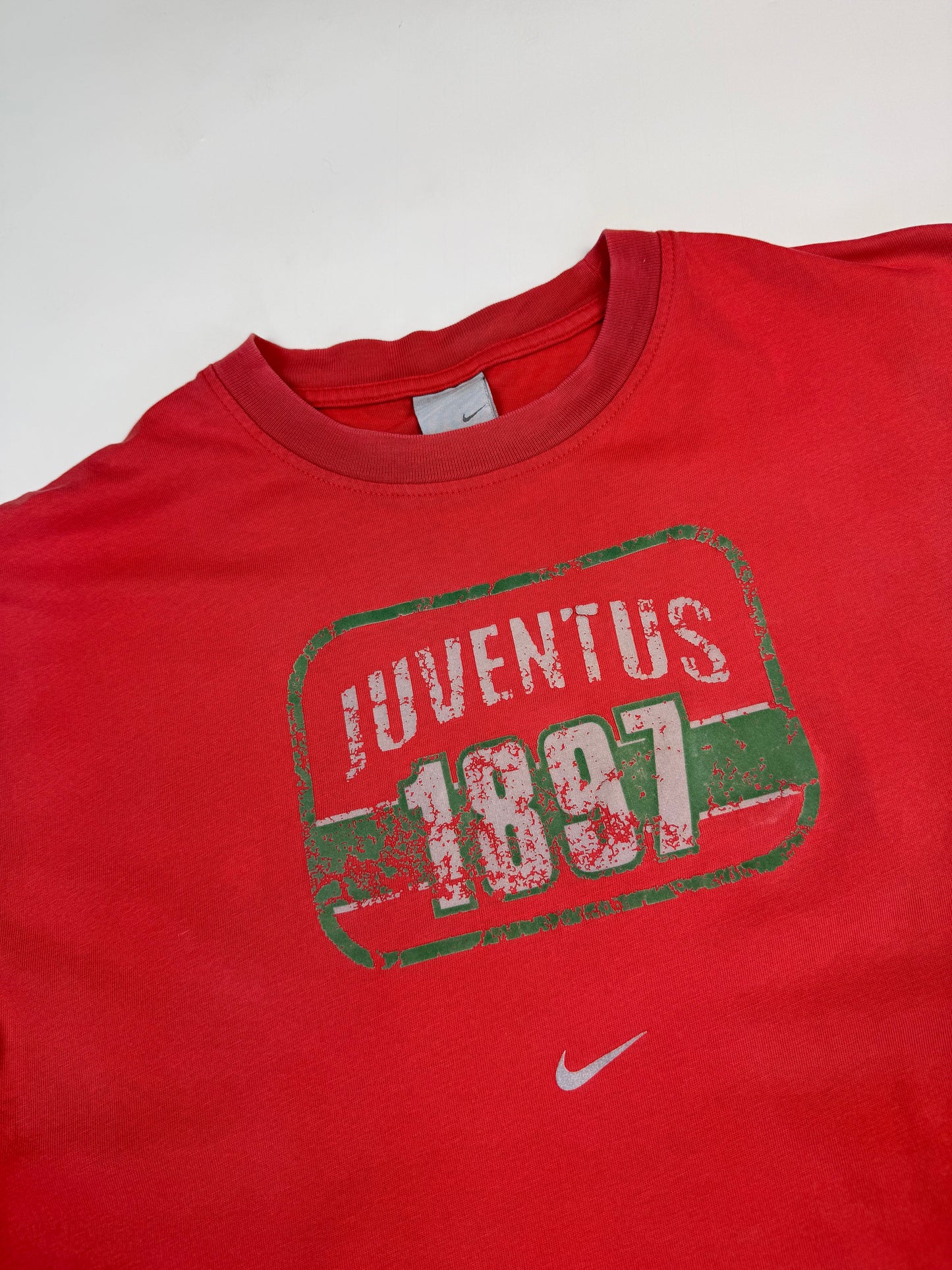 Vintage Juventus 2005/06 Nike centre swoosh tee (XL)