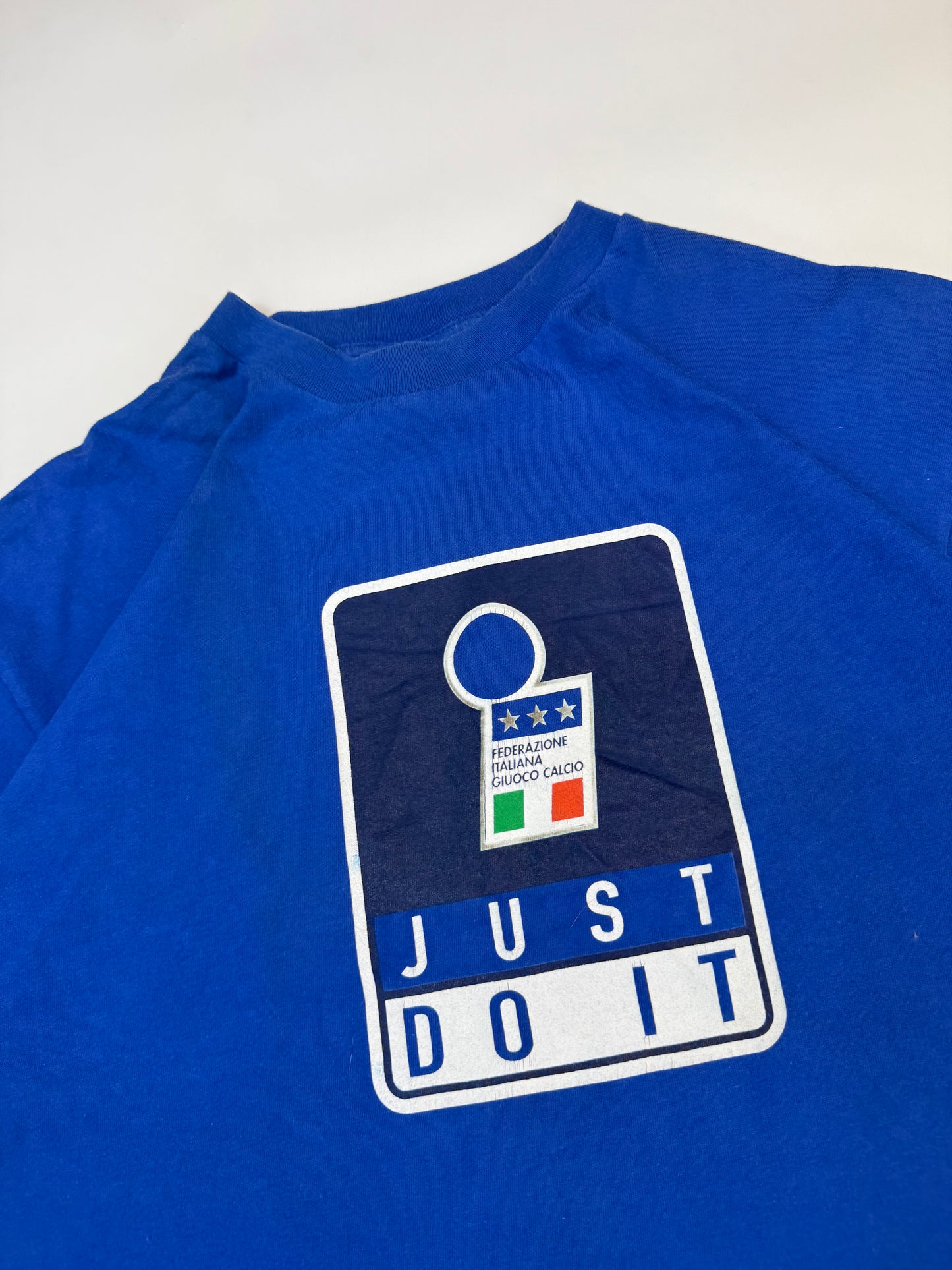 Vintage 90s Nike Italy football graphic tee (L)