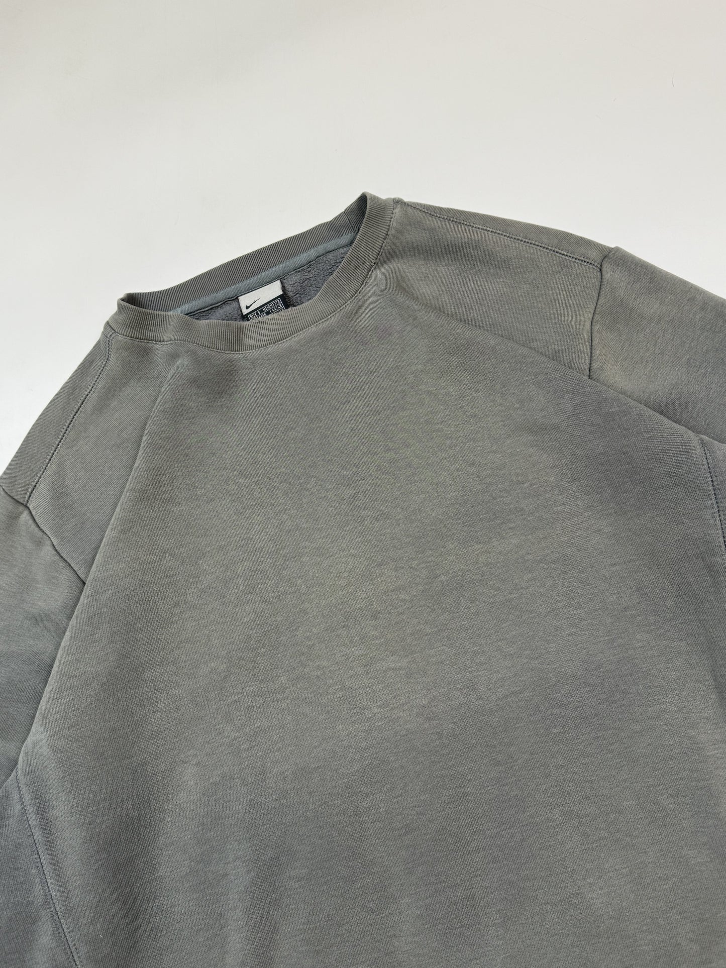 Vintage Nike athletic sweatshirt (S)