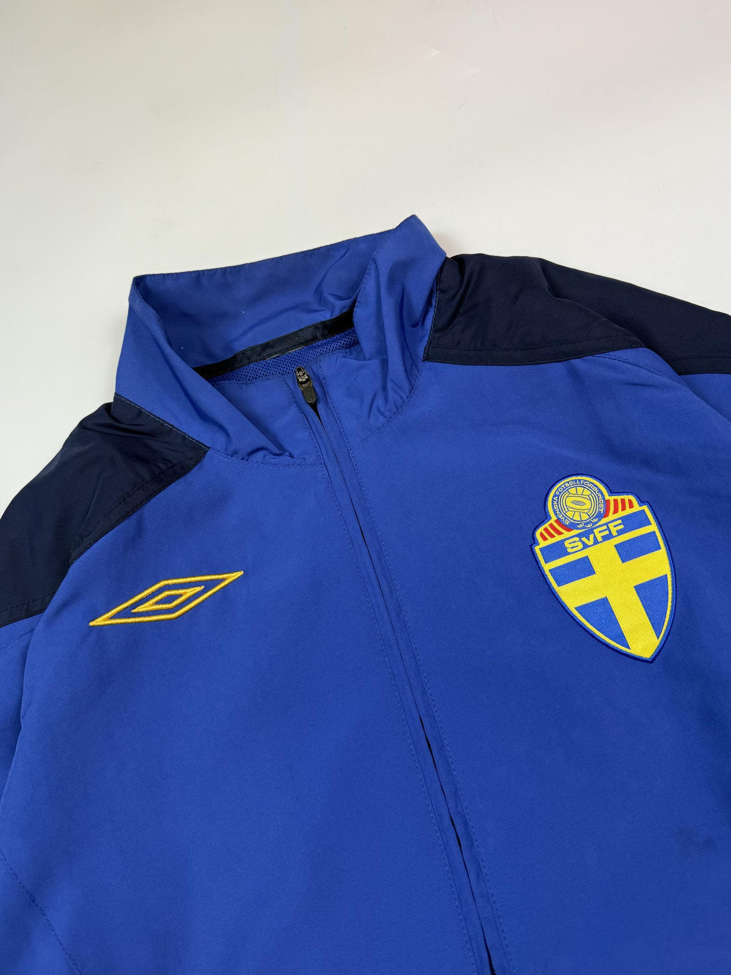 Vintage Sweden Umbro track jacket (M)