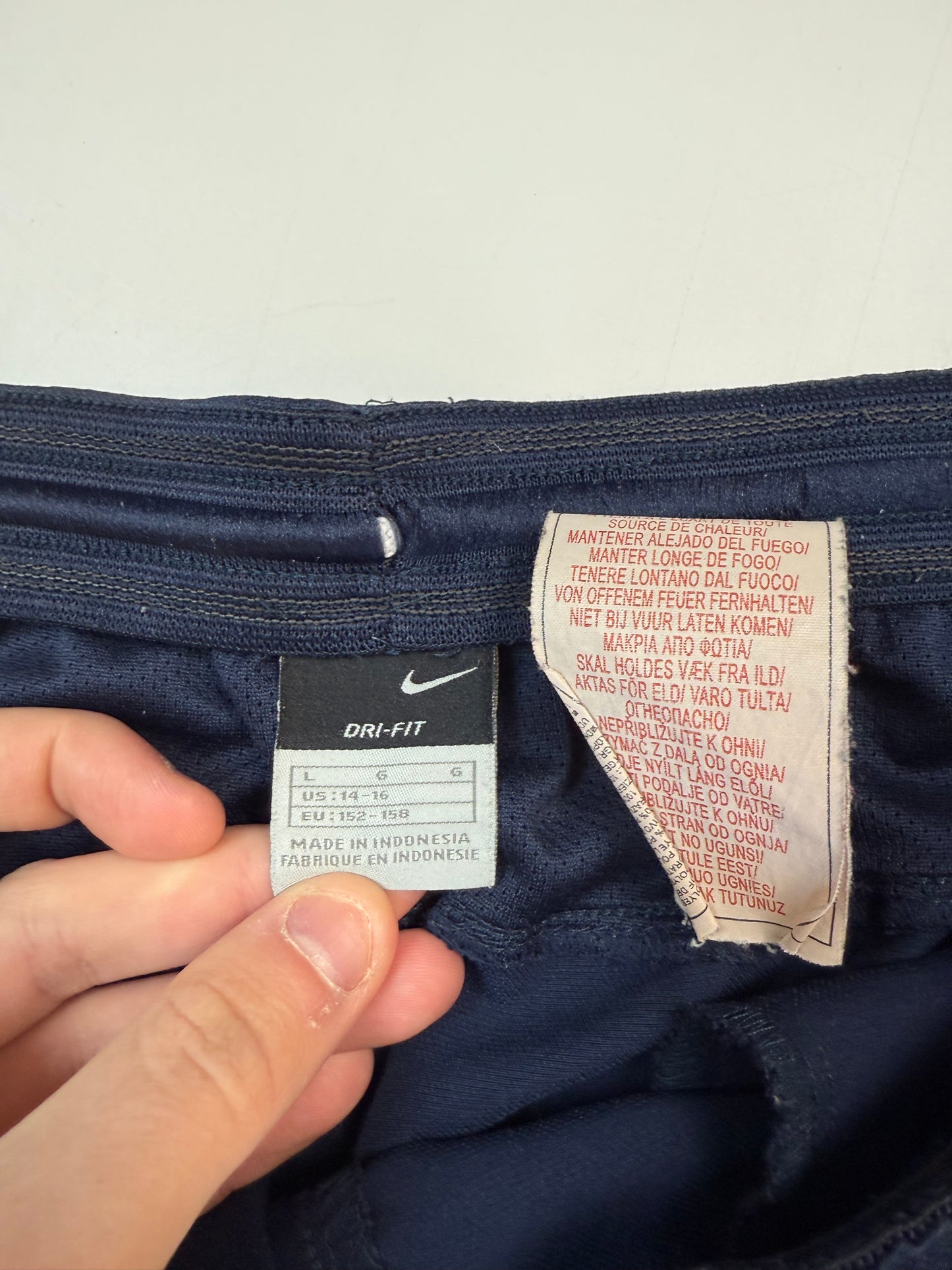 Vintage Nike T90 sport shorts (S)
