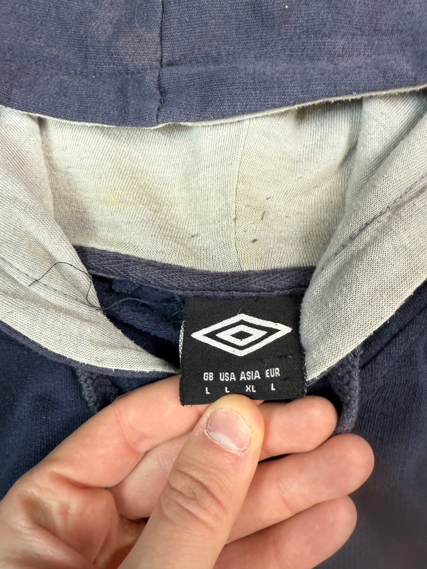 Umbro zip up hoodie (L)