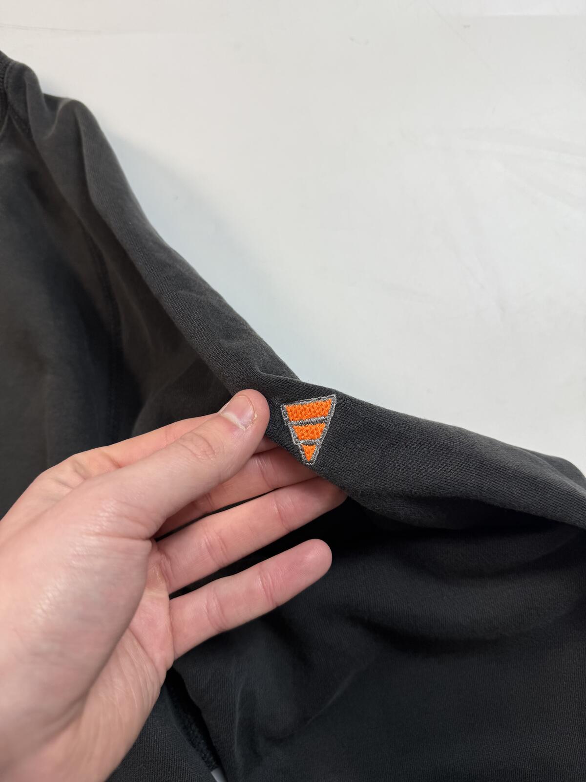 Vintage 90s adidas centre logo sweatshirt (M)