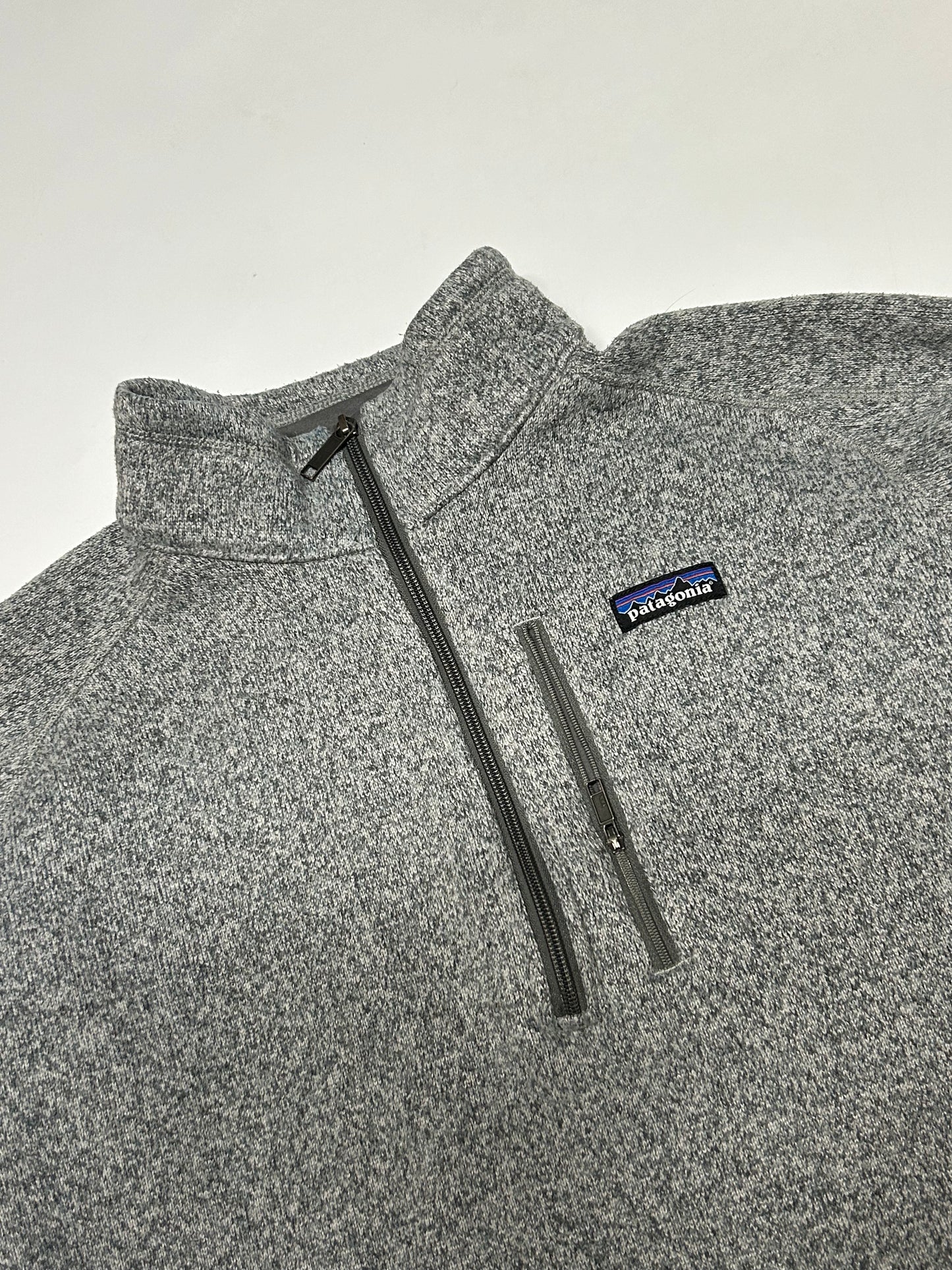 Patagonia quarter zip fleece (L)