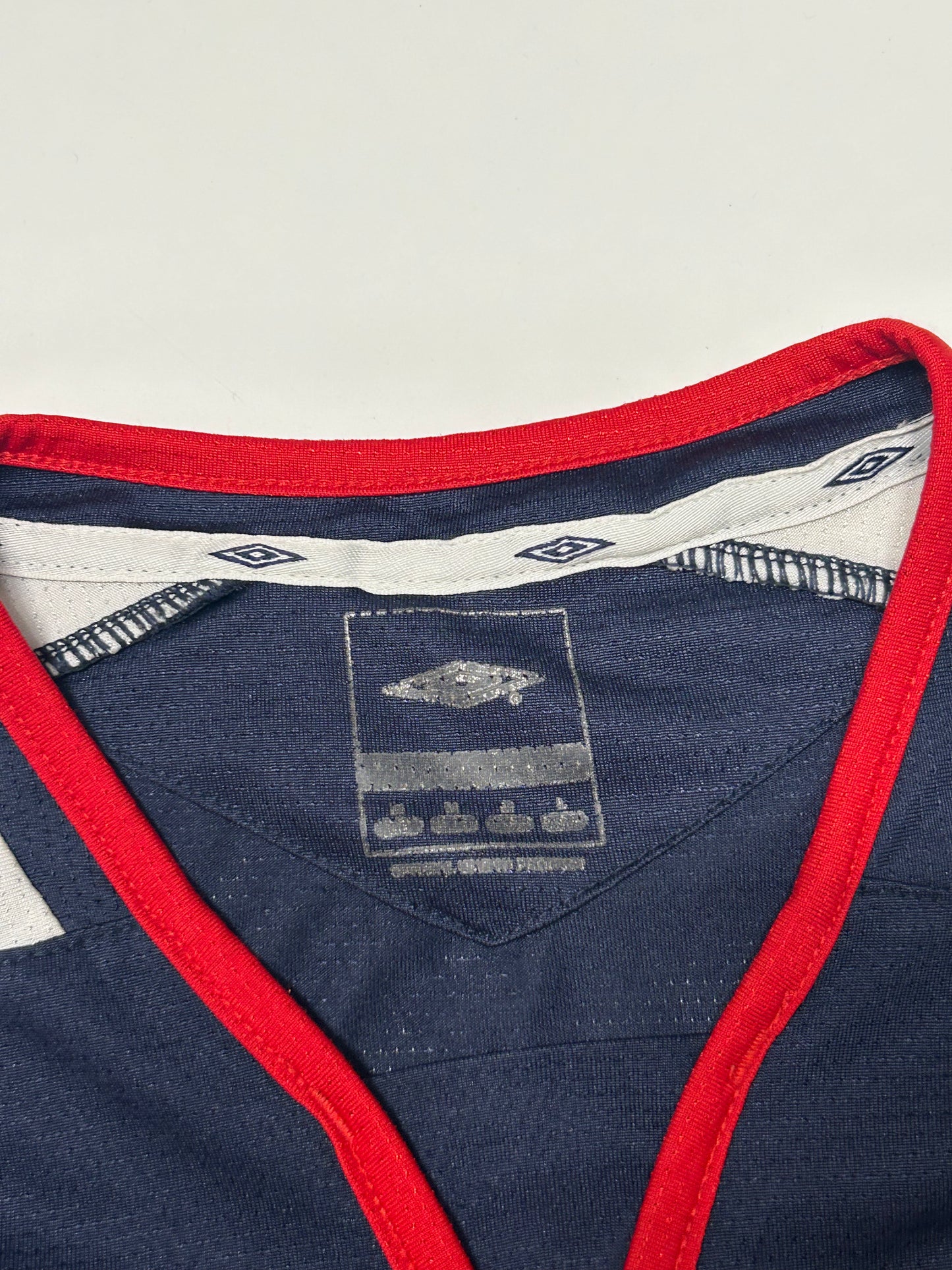 Vintage Lyon 2004-06 Umbro training shirt (M)