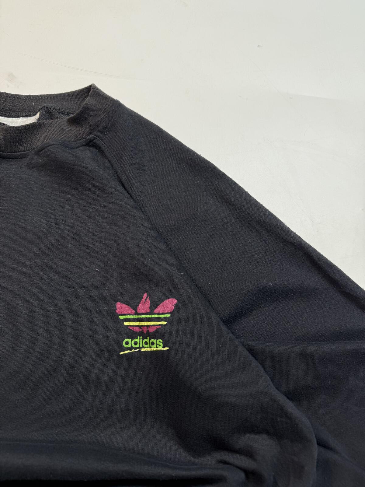Vintage 90s adidas originals small logo sweatshirt (M)