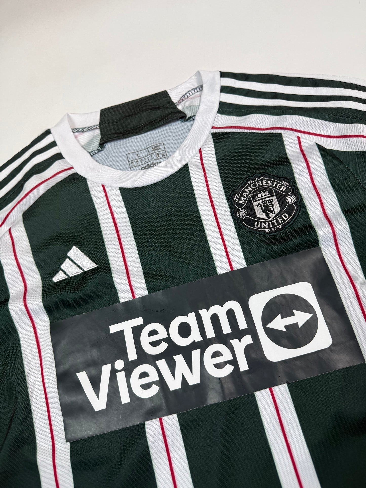 Manchester United 2023/24 Adidas away football shirt (L)