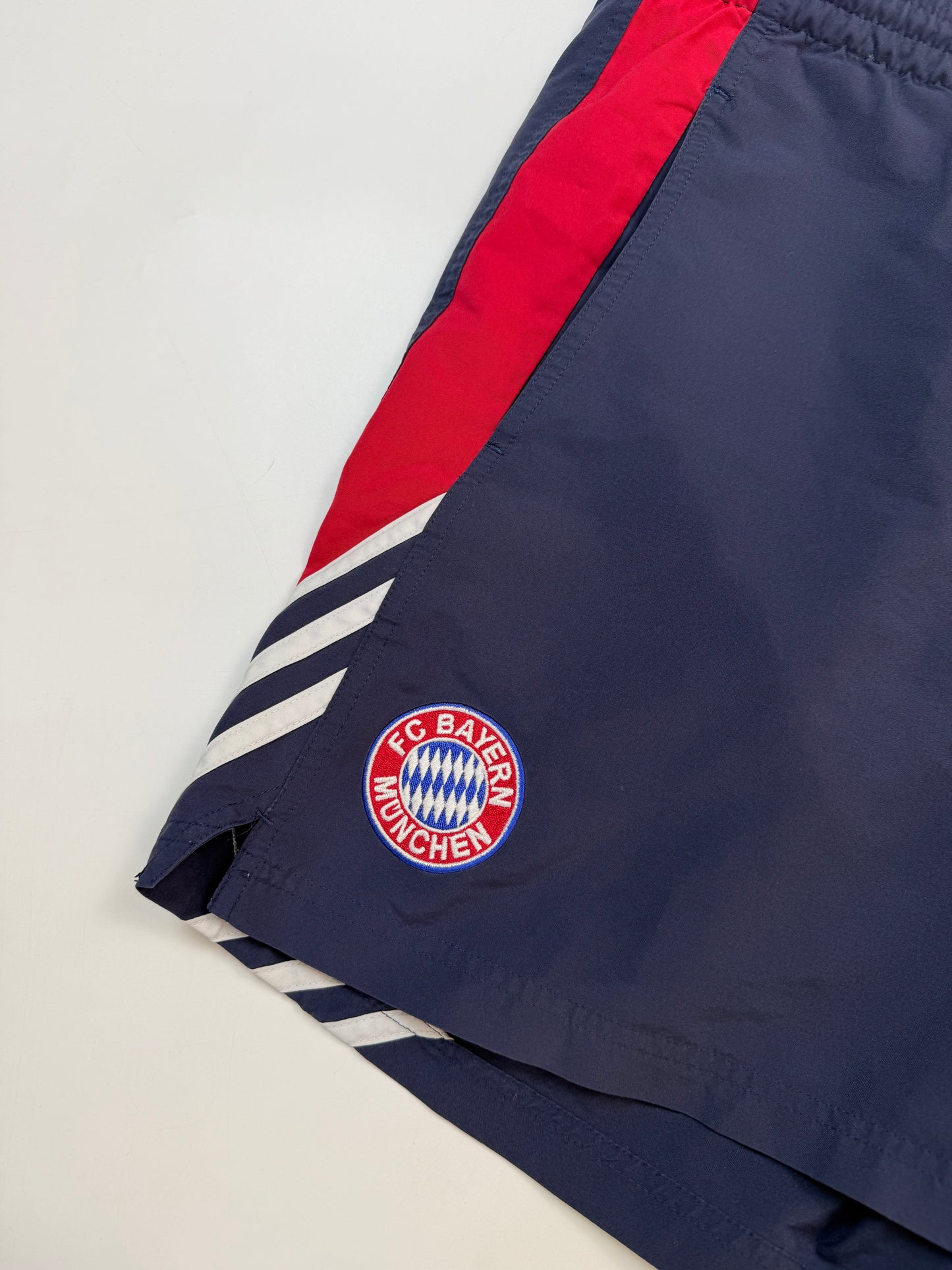 Vintage Bayern Munich 2002-04 Adidas football shorts (M)