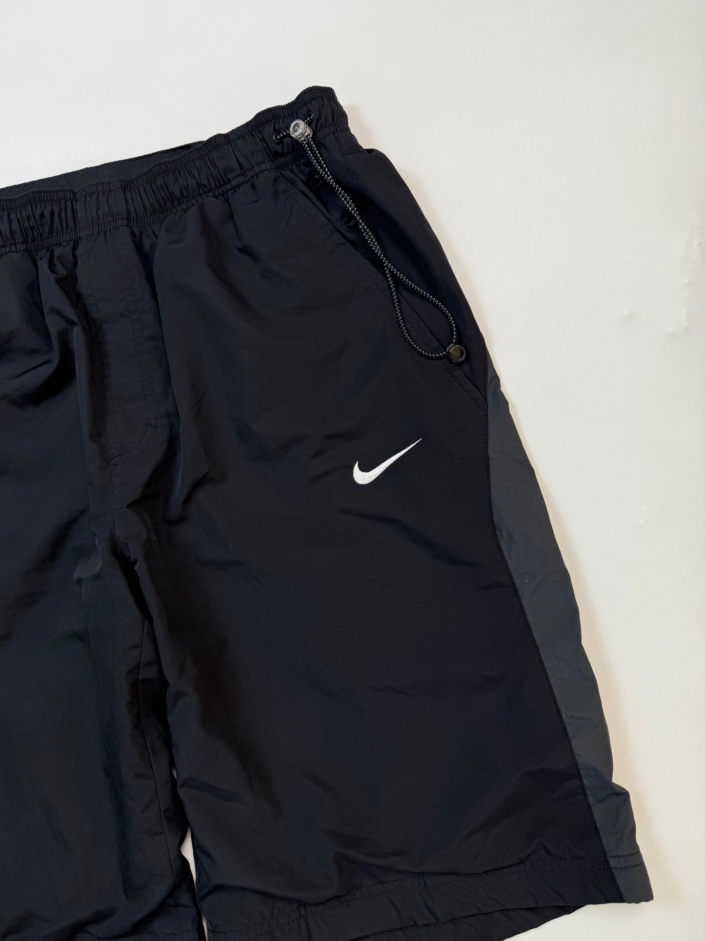 Vintage Nike athletic dept baggy shorts (M)