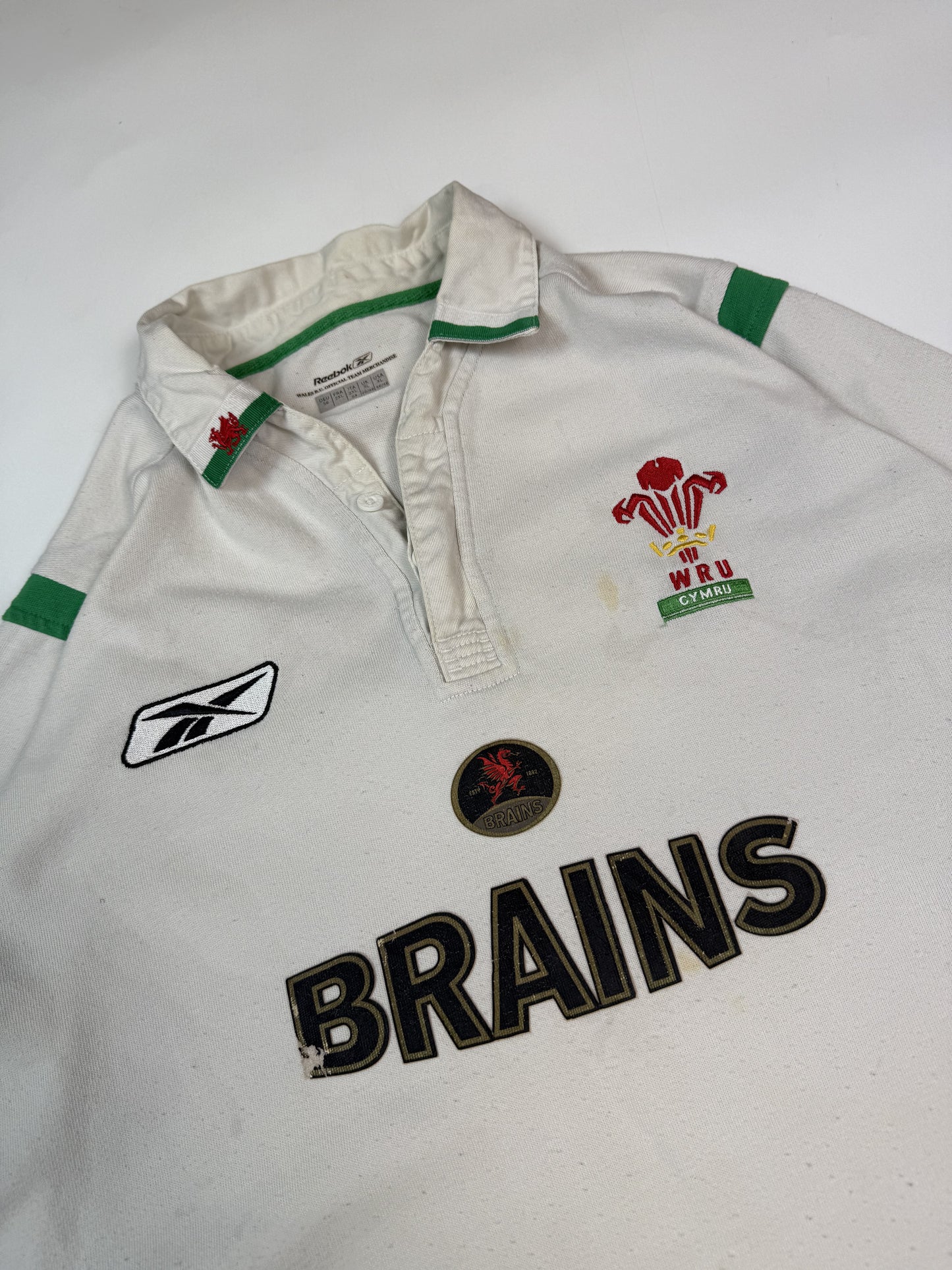Vintage Wales 2004/05 Reebok away rugby shirt (XL)