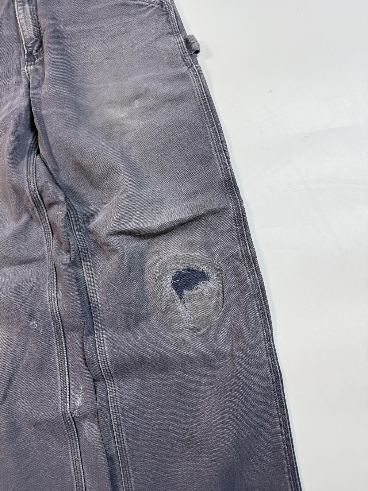 Vintage Carhartt baggy carpenter pants (W30)