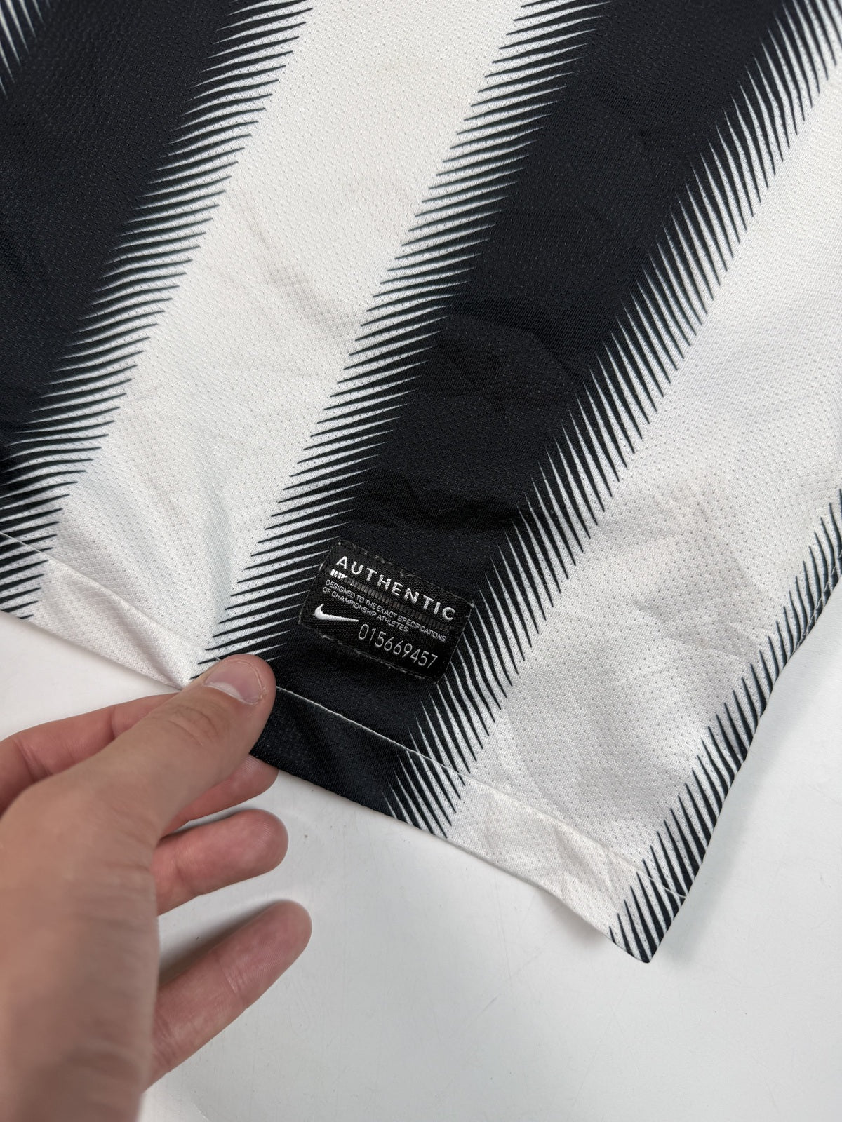 Juventus 2011/12 Nike home vest football shirt (L)