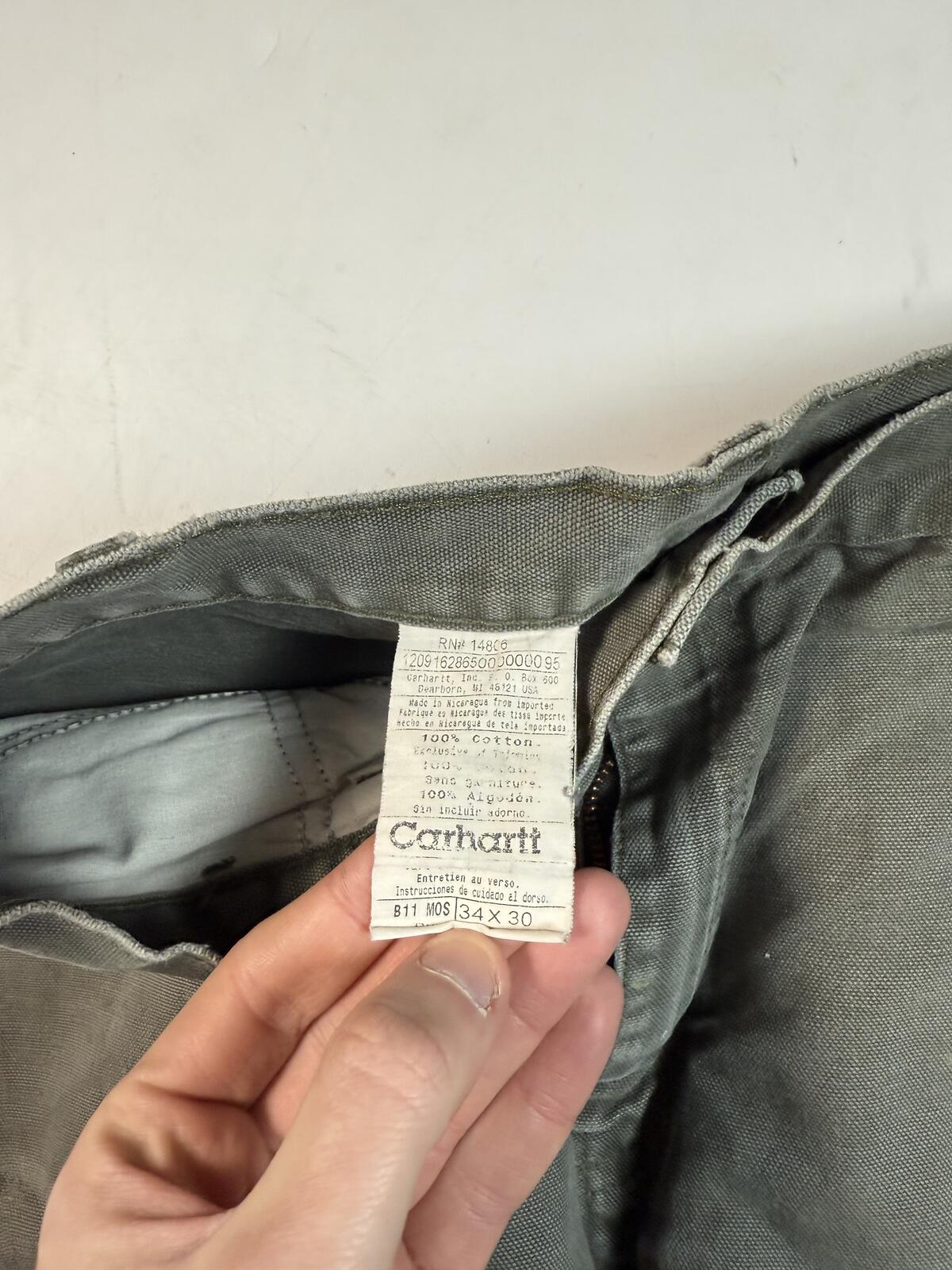 Vintage Carhartt baggy carpenter pants (W32)