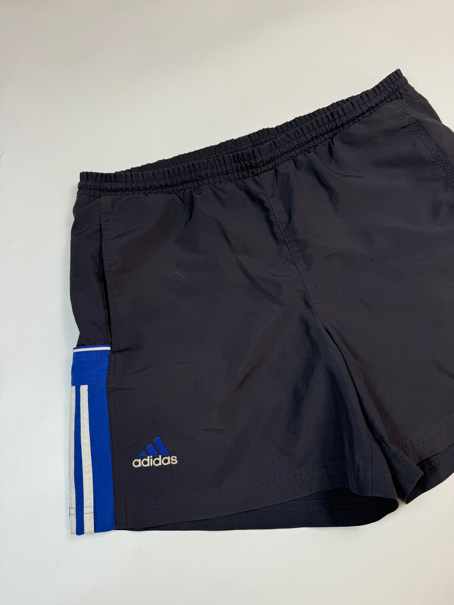 Vintage 90s adidas sport shorts (L)
