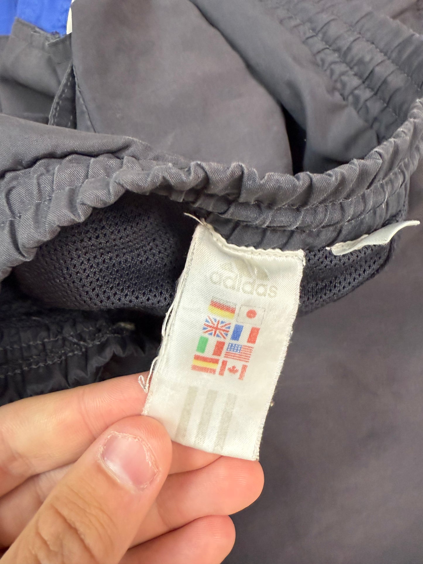 Vintage 90s adidas sport shorts (L)