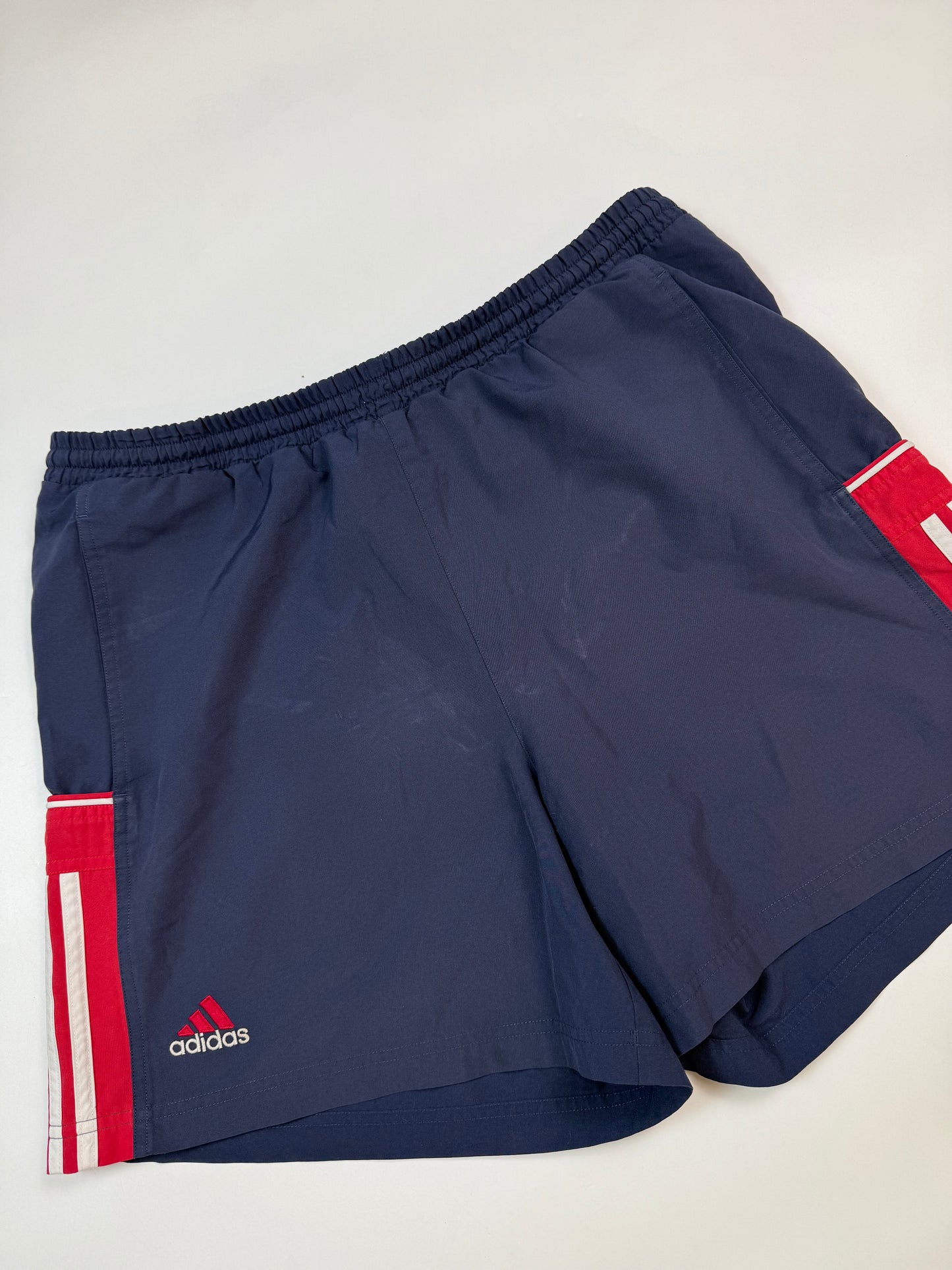 Vintage Adidas baggy sport shorts (L)
