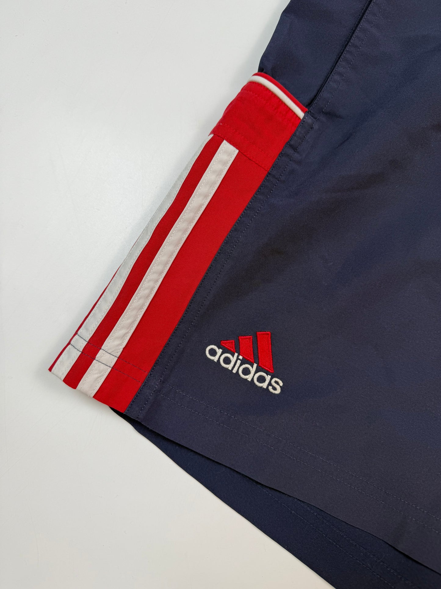 Vintage Adidas baggy sport shorts (L)