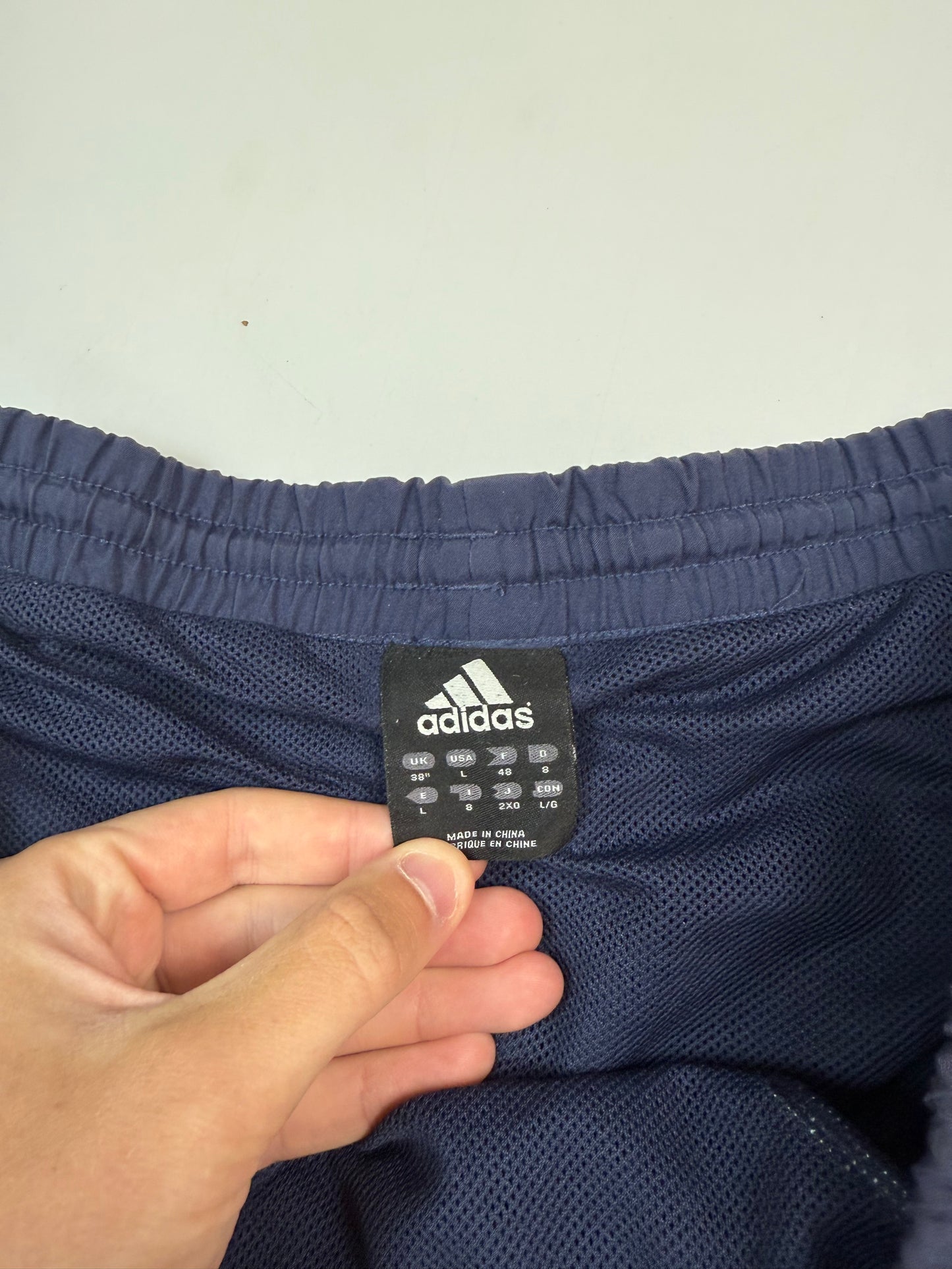 Vintage Adidas baggy sport shorts (L)
