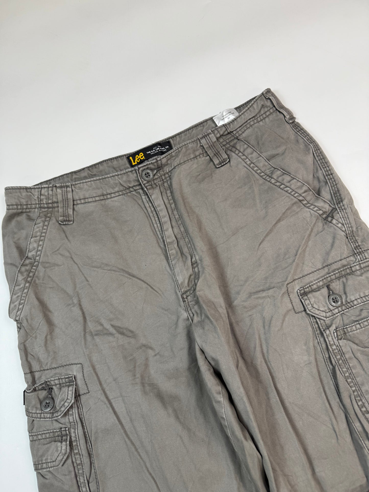 Vintage Lee baggy cargo shorts (W34)