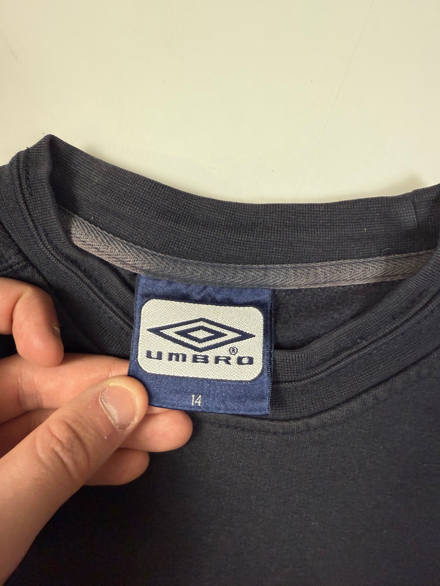 Vintage Umbro small logo sweatshirt (S)