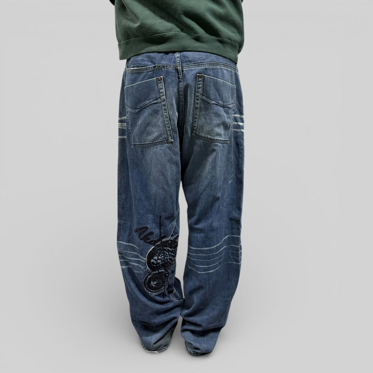 Vintage Akademiks baggy hip hop Jeans (W36)