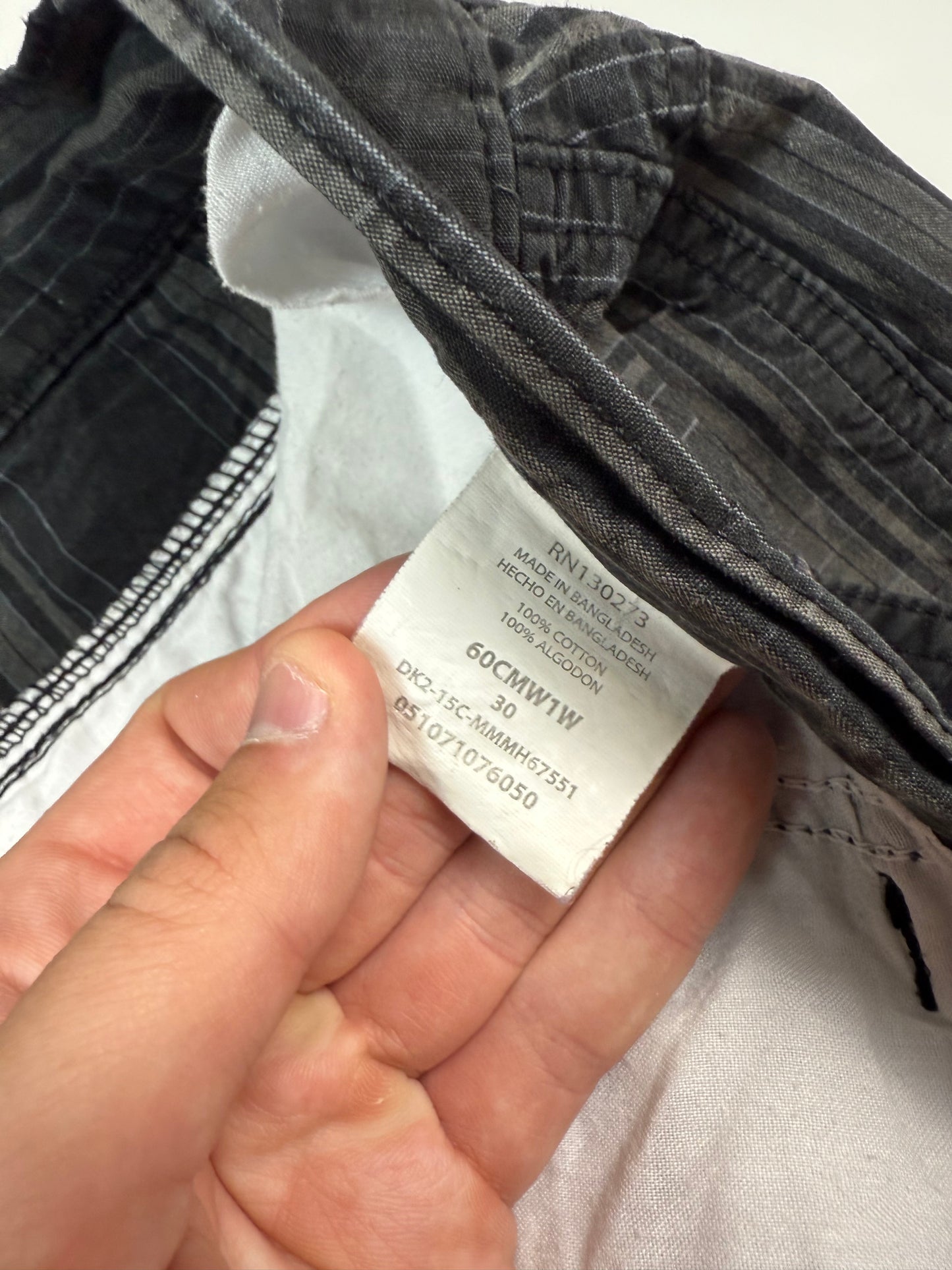 Wrangler baggy checkered cargo shorts (W30)