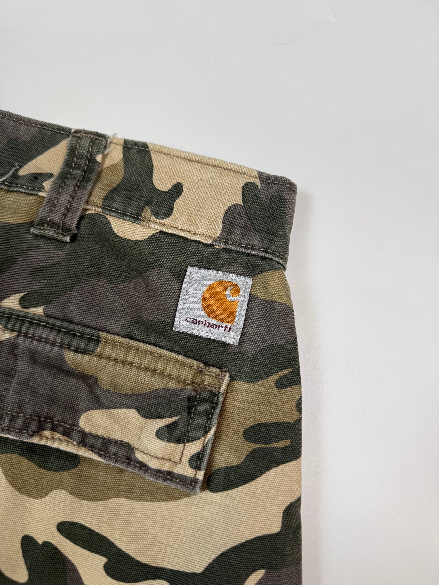 Carhartt WIP camouflage baggy cargo shorts (W38)