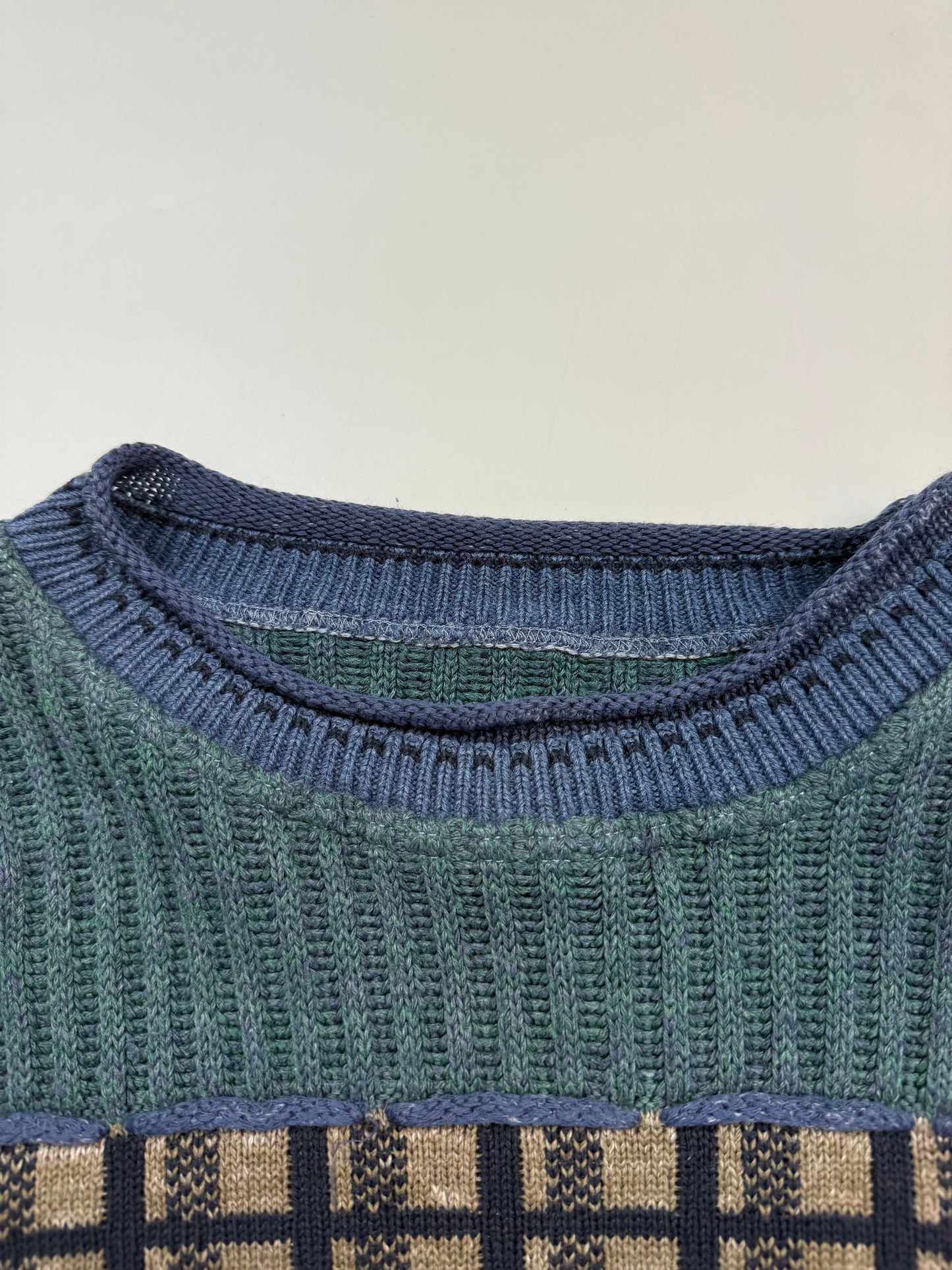 Vintage abstract patterned knit sweater (L)