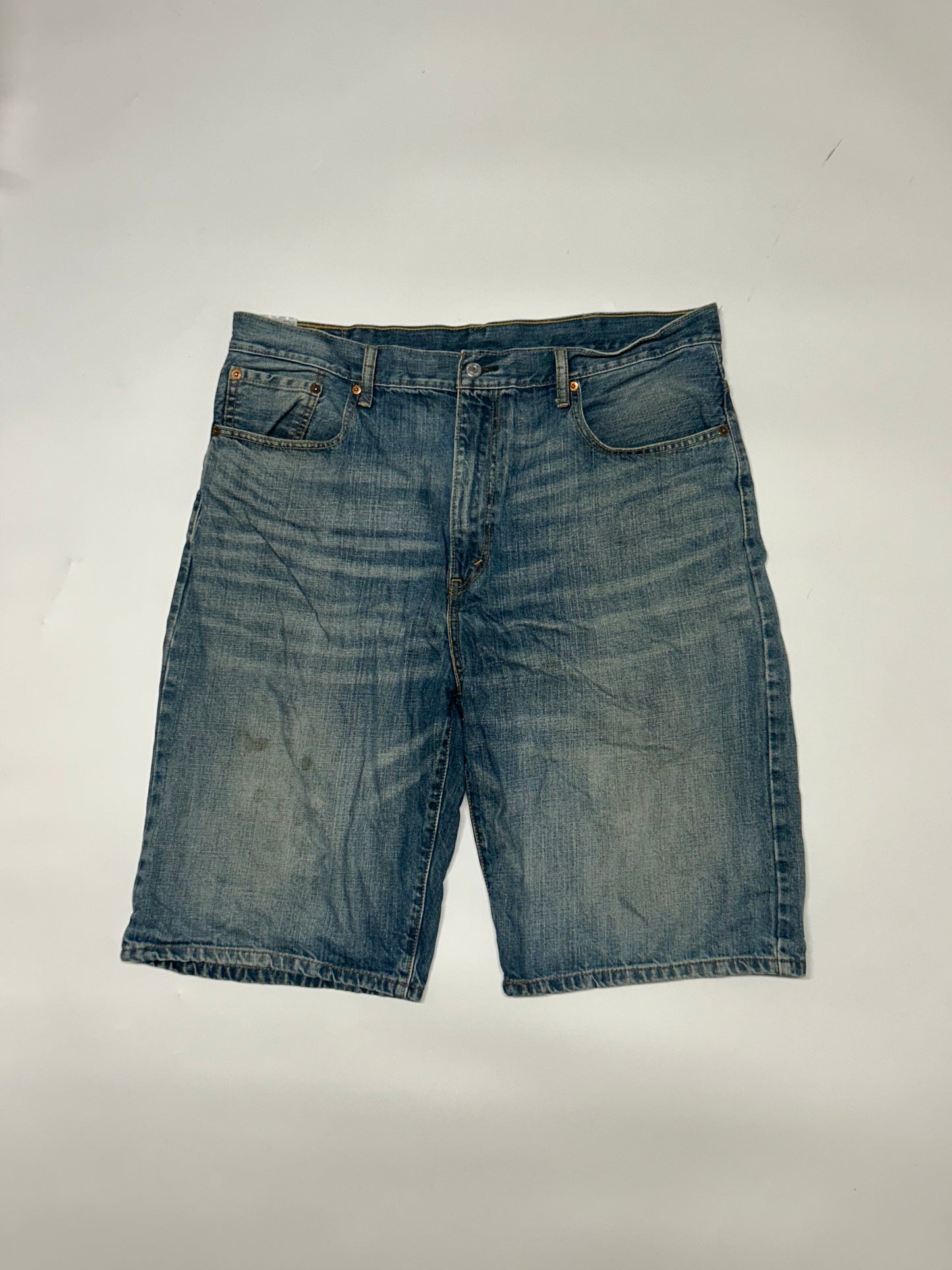 Levi's 569 jorts (W38)