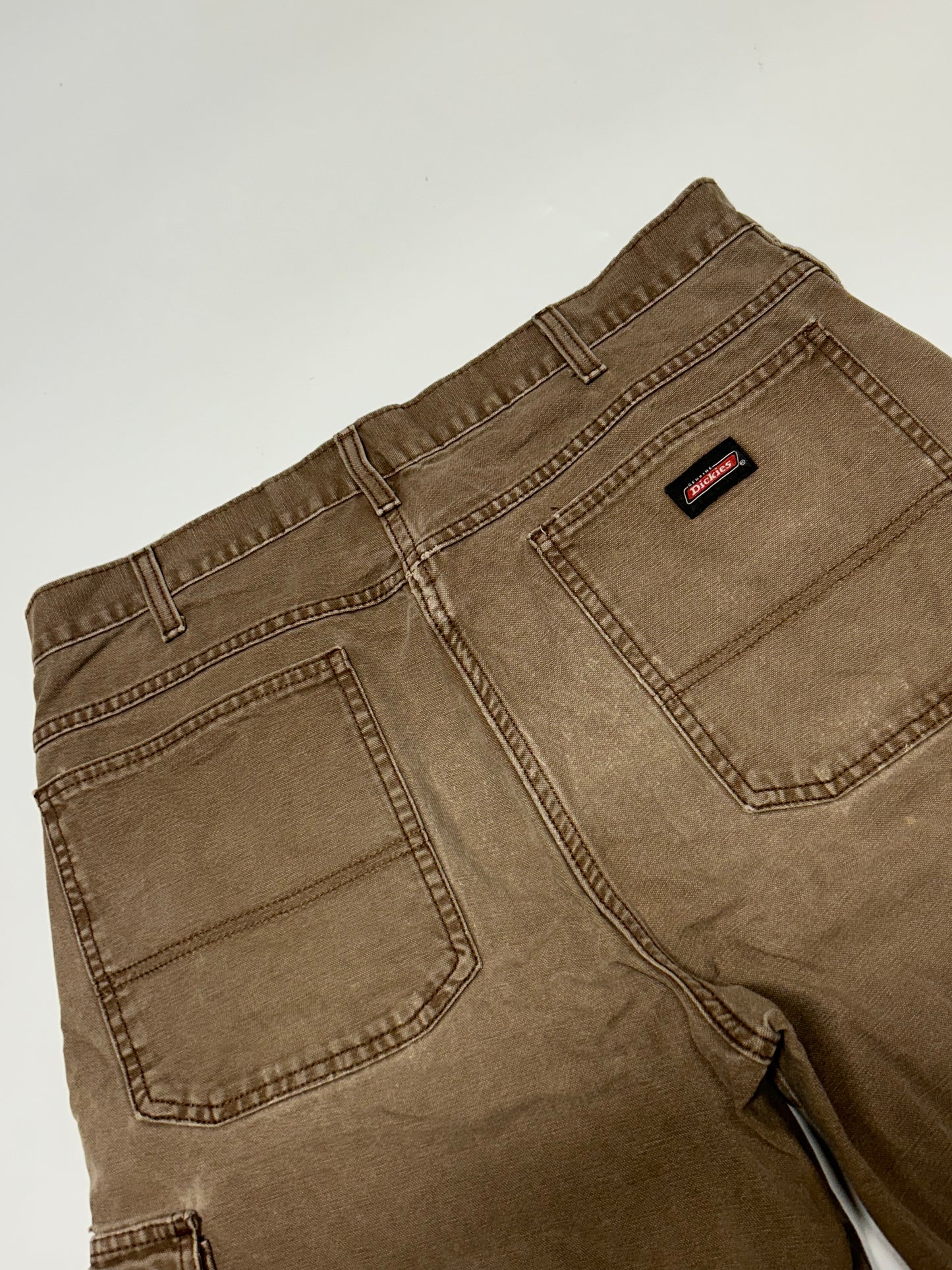 Vintage Dickies baggy cargo shorts (W36)