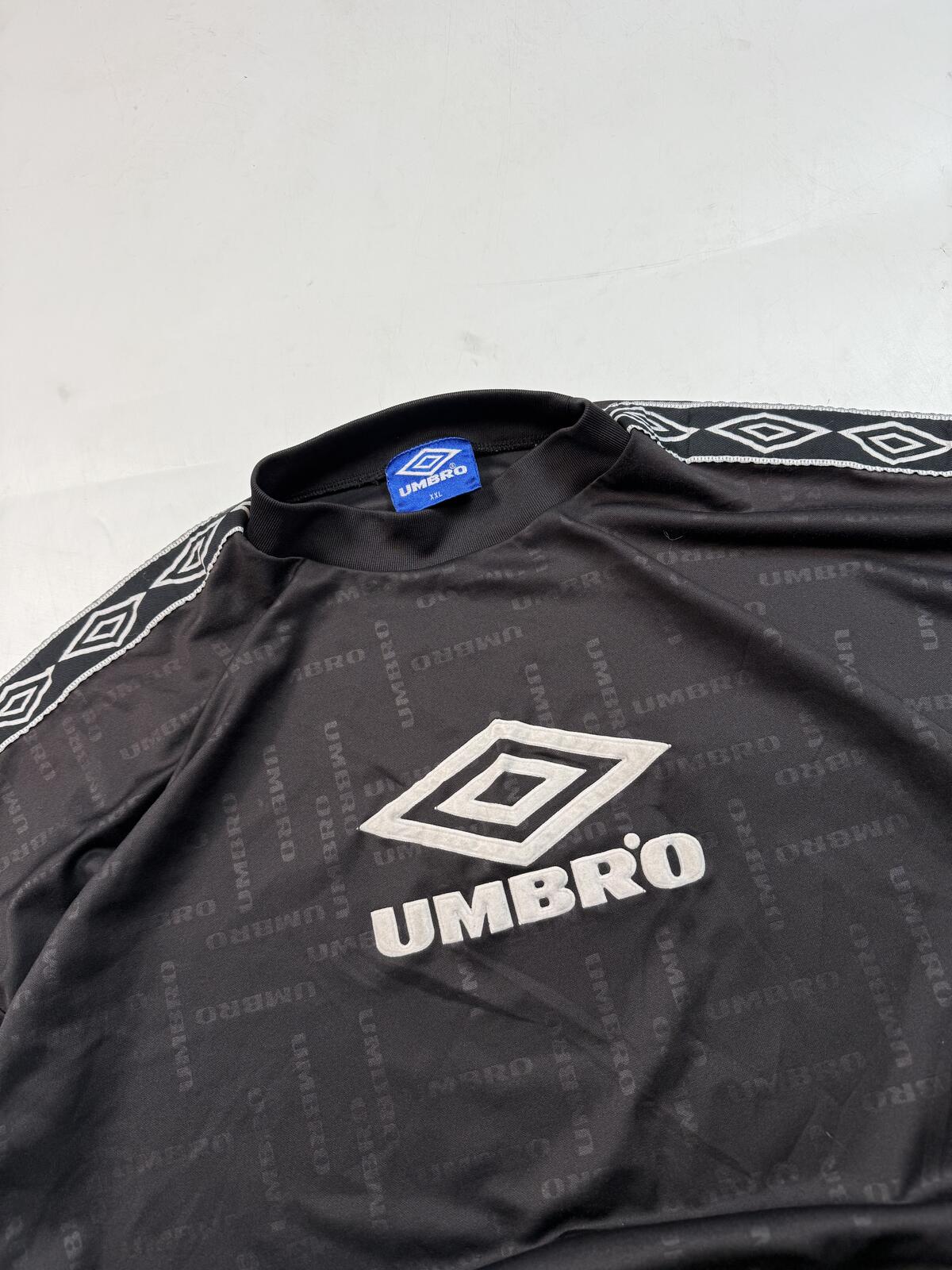 Vintage 90s Umbro centre logo sport tee (XXL)