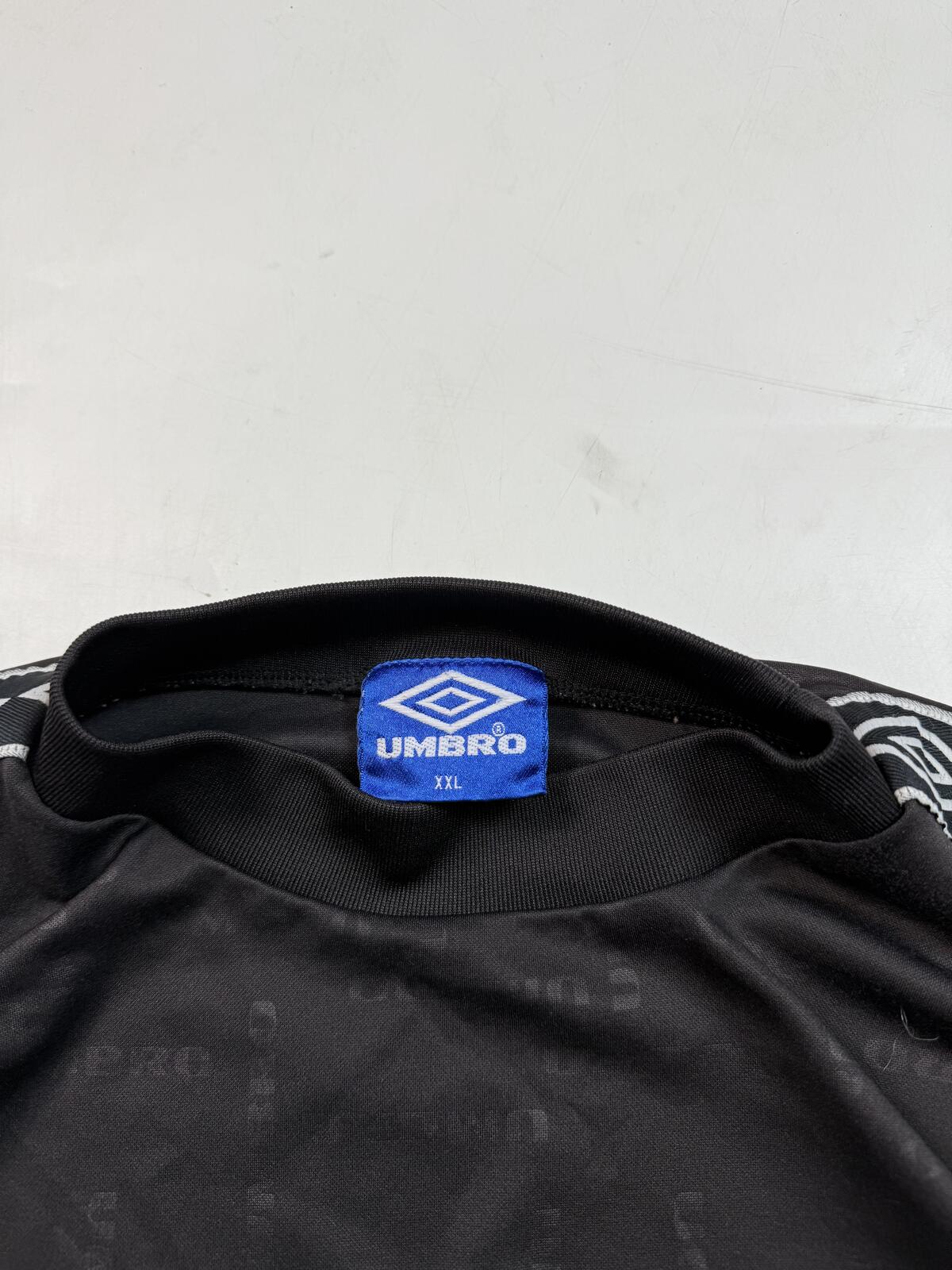 Vintage 90s Umbro centre logo sport tee (XXL)
