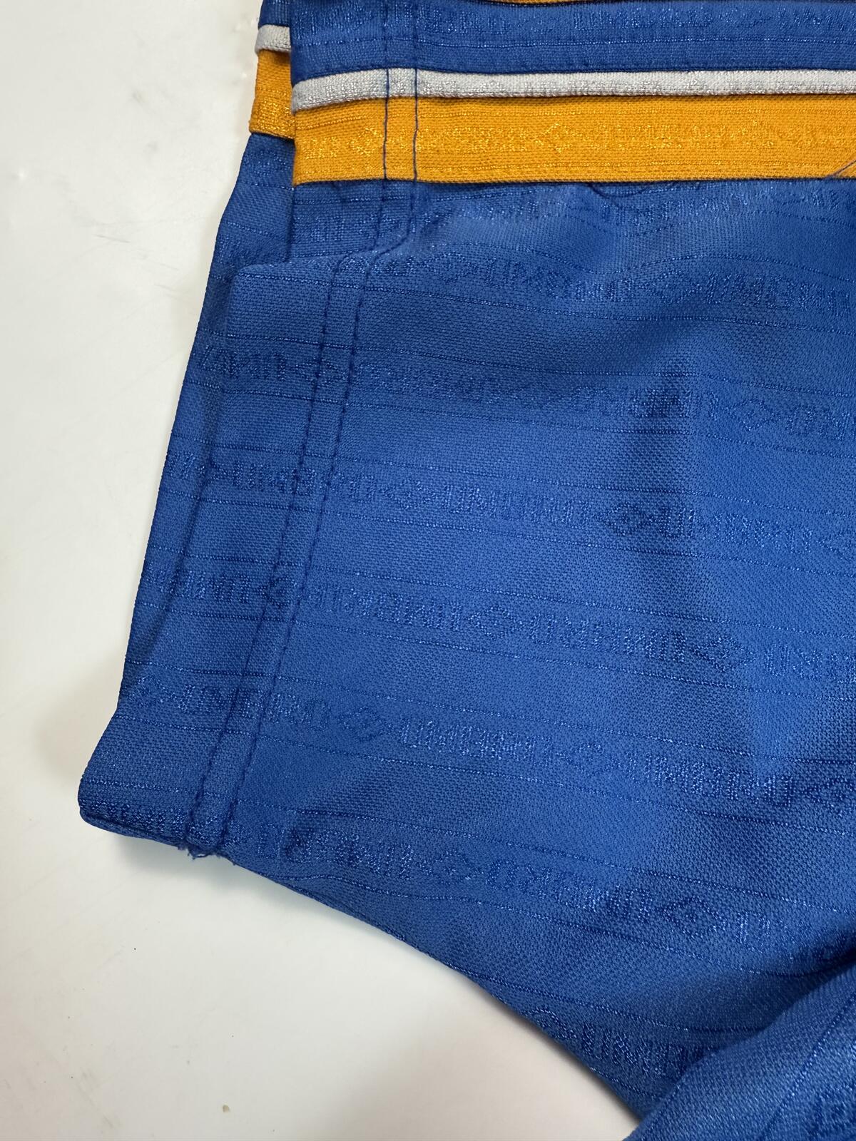 Vintage 90s Umbro template football shirt (XL)