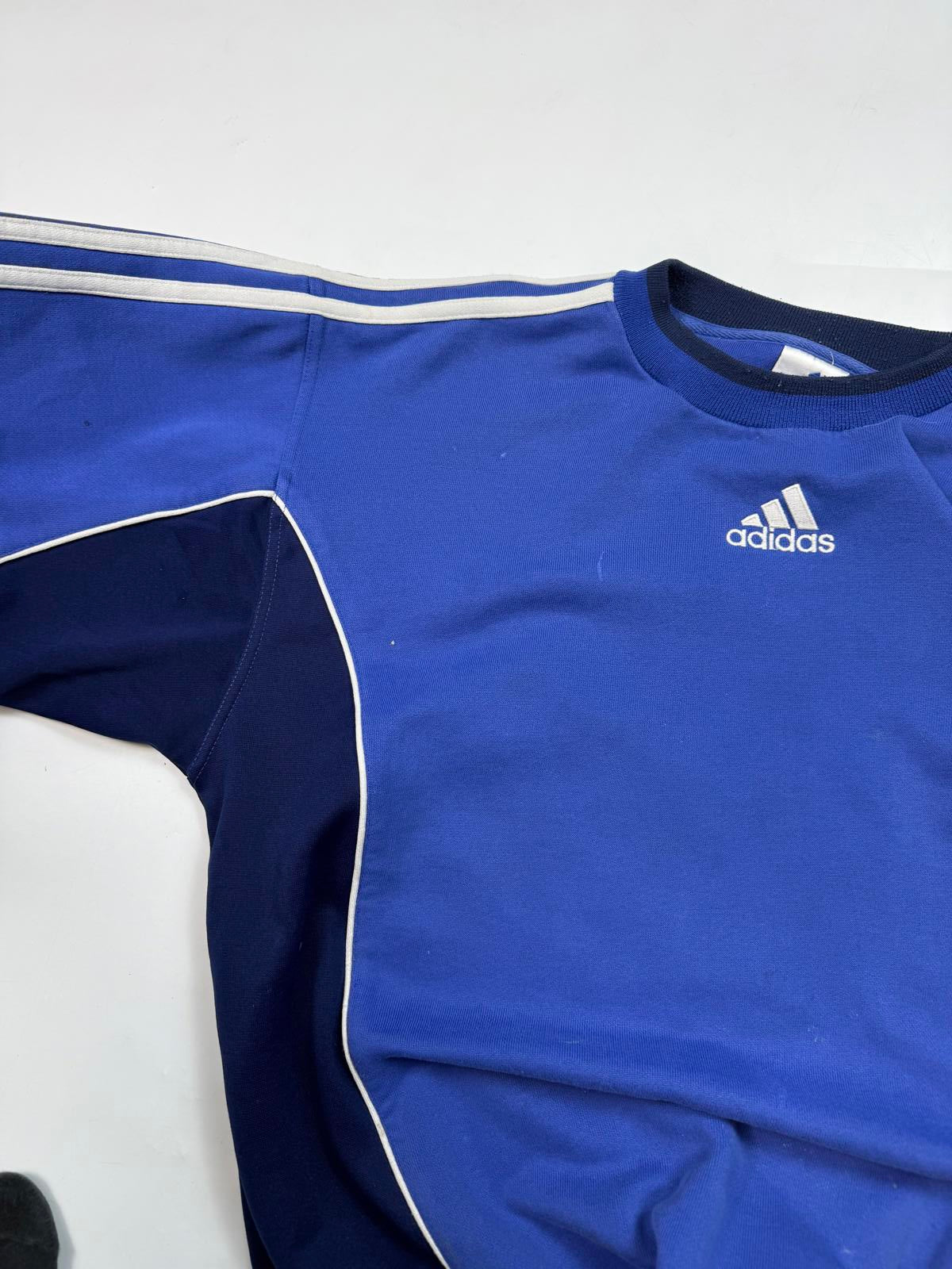 Vintage 90s adidas centre logo sweatshirt (M)