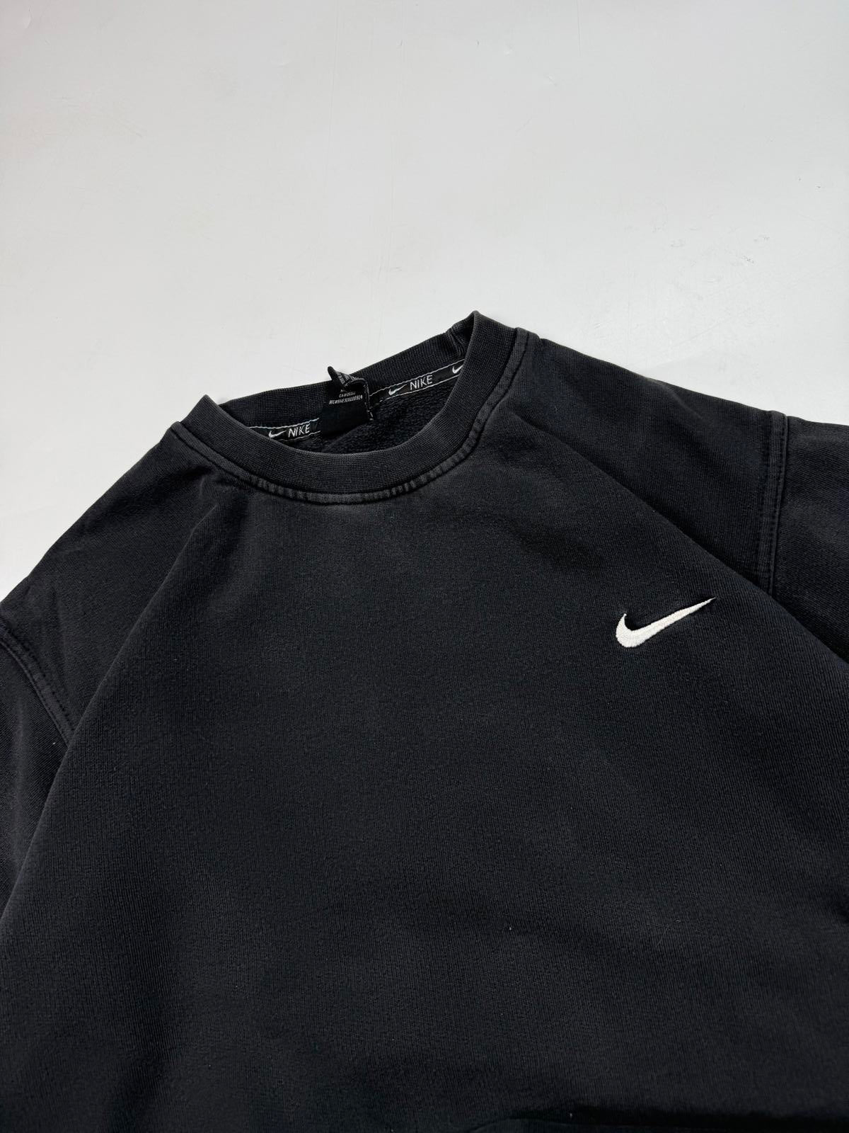 Vintage Nike mini swoosh sweatshirt (M)
