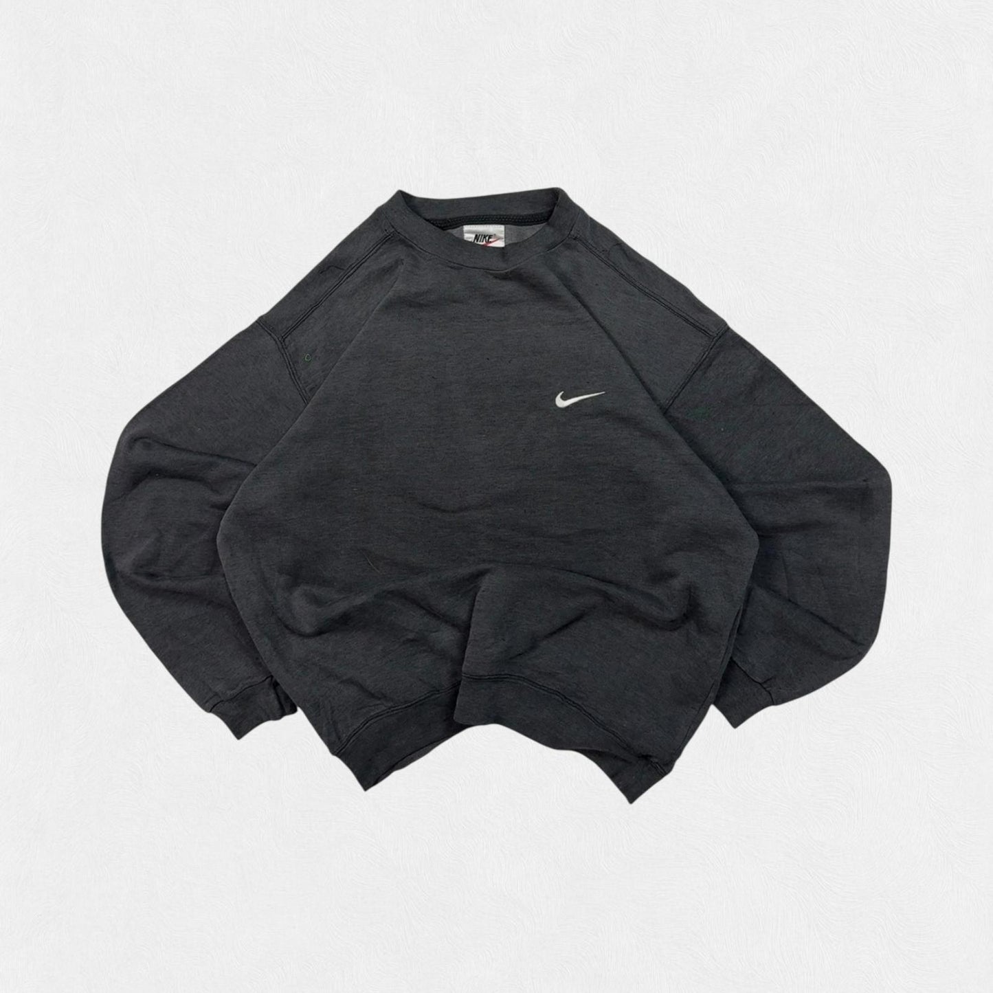 Vintage 90s Nike mini swoosh sweatshirt (M)